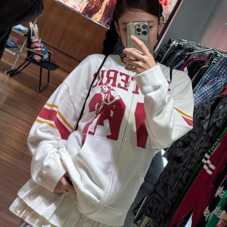 (W) Hysteric Glamour Hysteric 76 Oversized Jumper White 착용 스타일