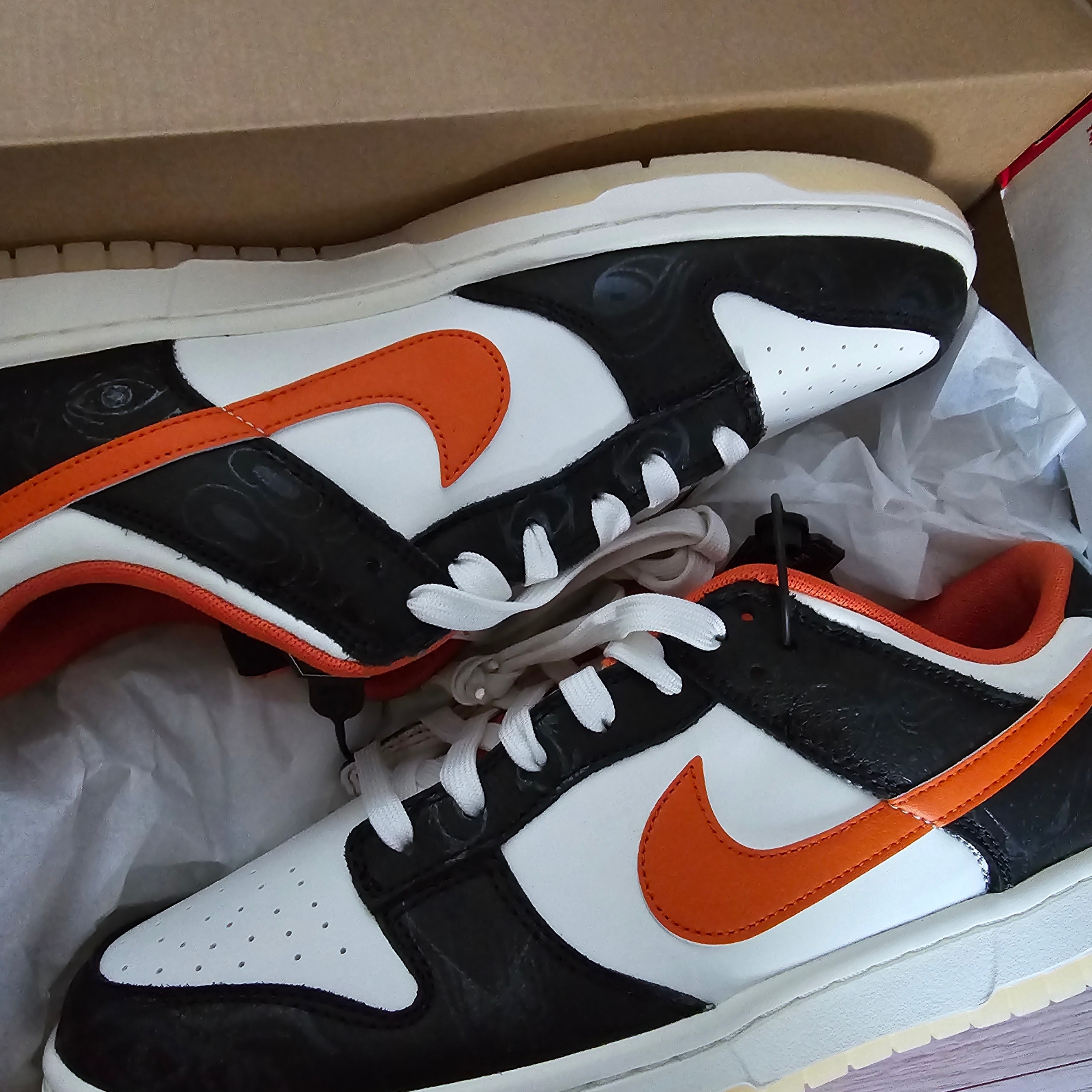 Nike Dunk Low Retro PRM Halloween 착용 스타일