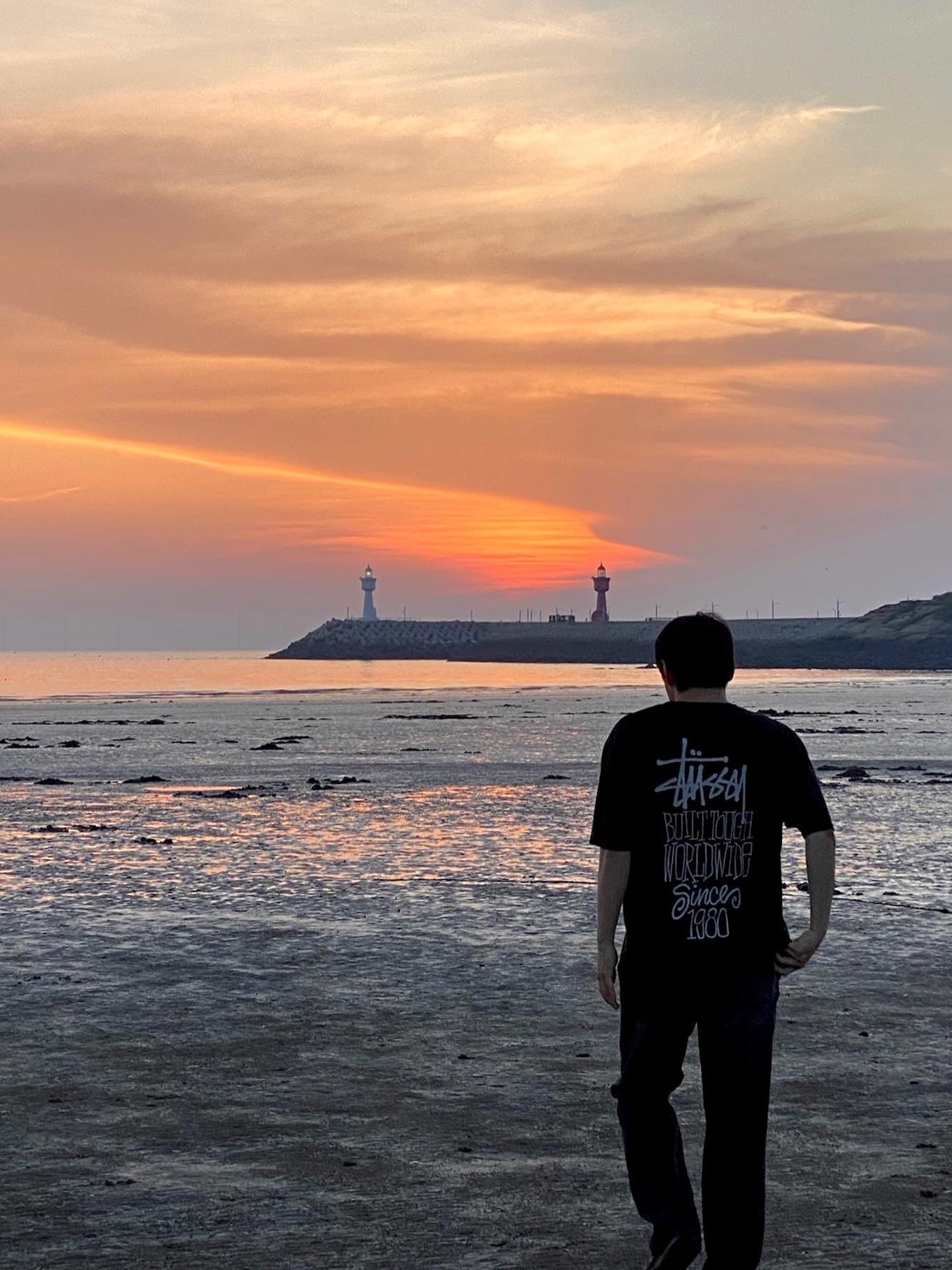 Stussy Built Tough T-Shirt Pigment Dyed Black 착용 스타일 - 1