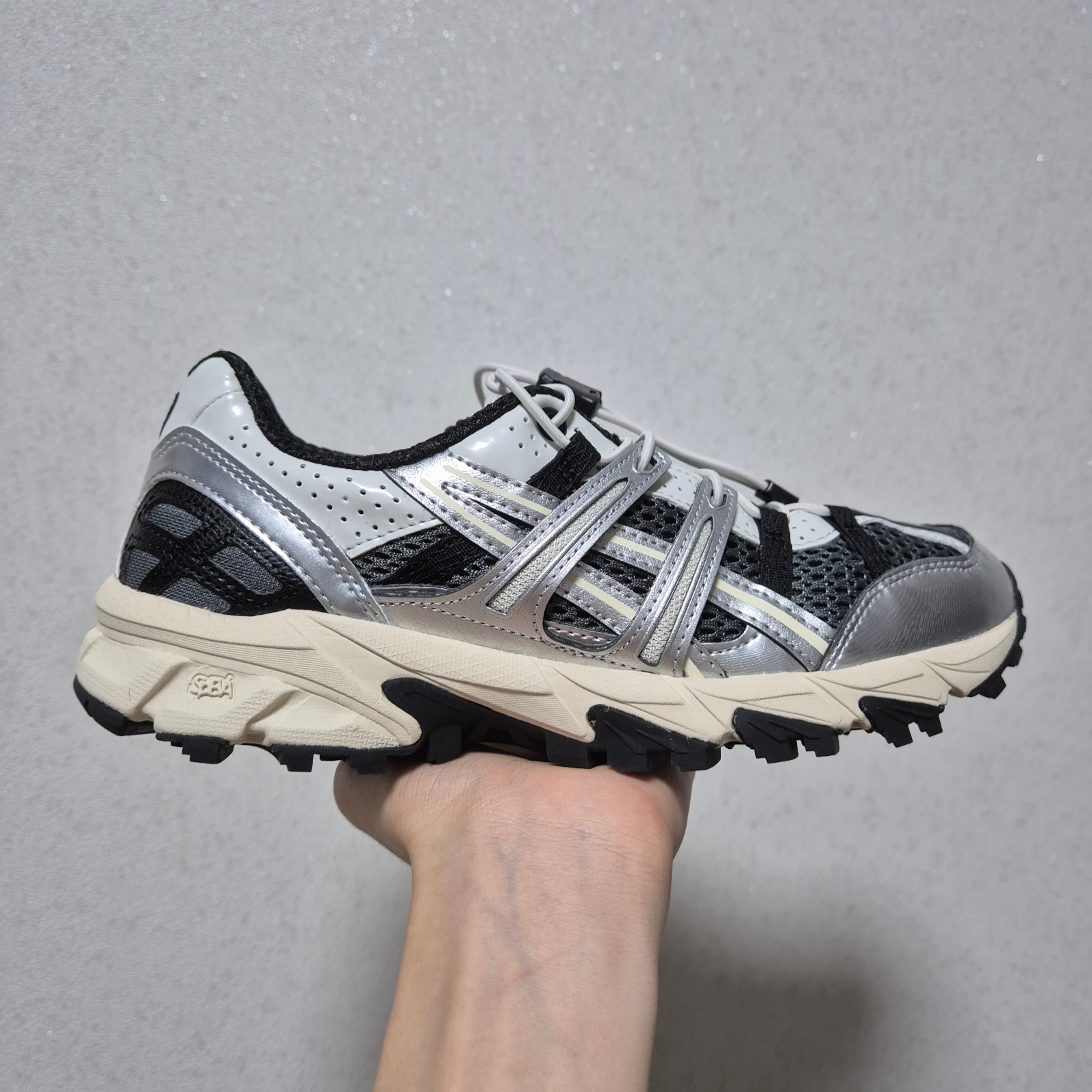 Asics Unlimited Gel-Sonoma 15-50 Steel Grey Pure Silver 착용 스타일