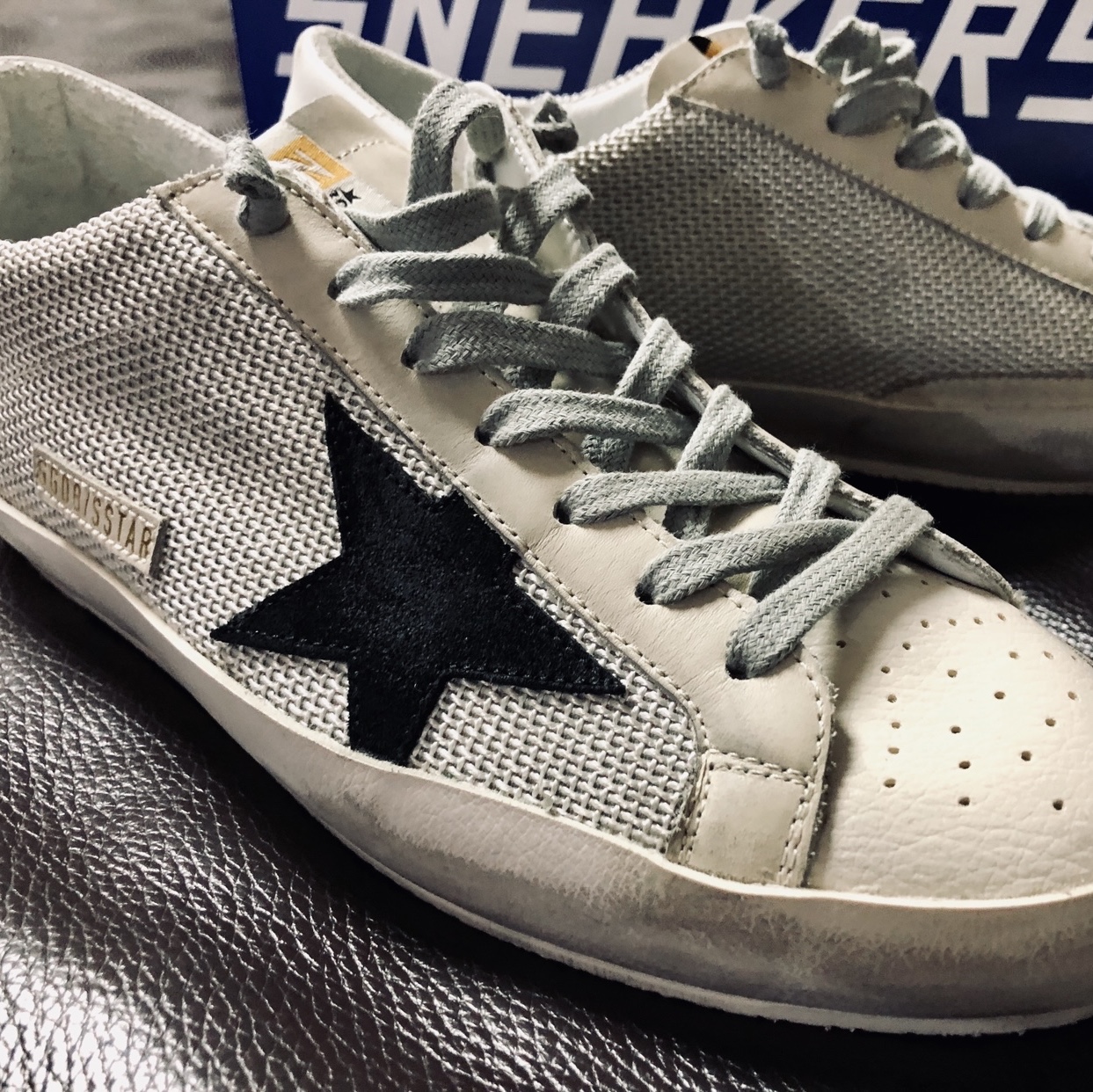 Golden Goose Superstar Grey Code Sneakers 착용 스타일