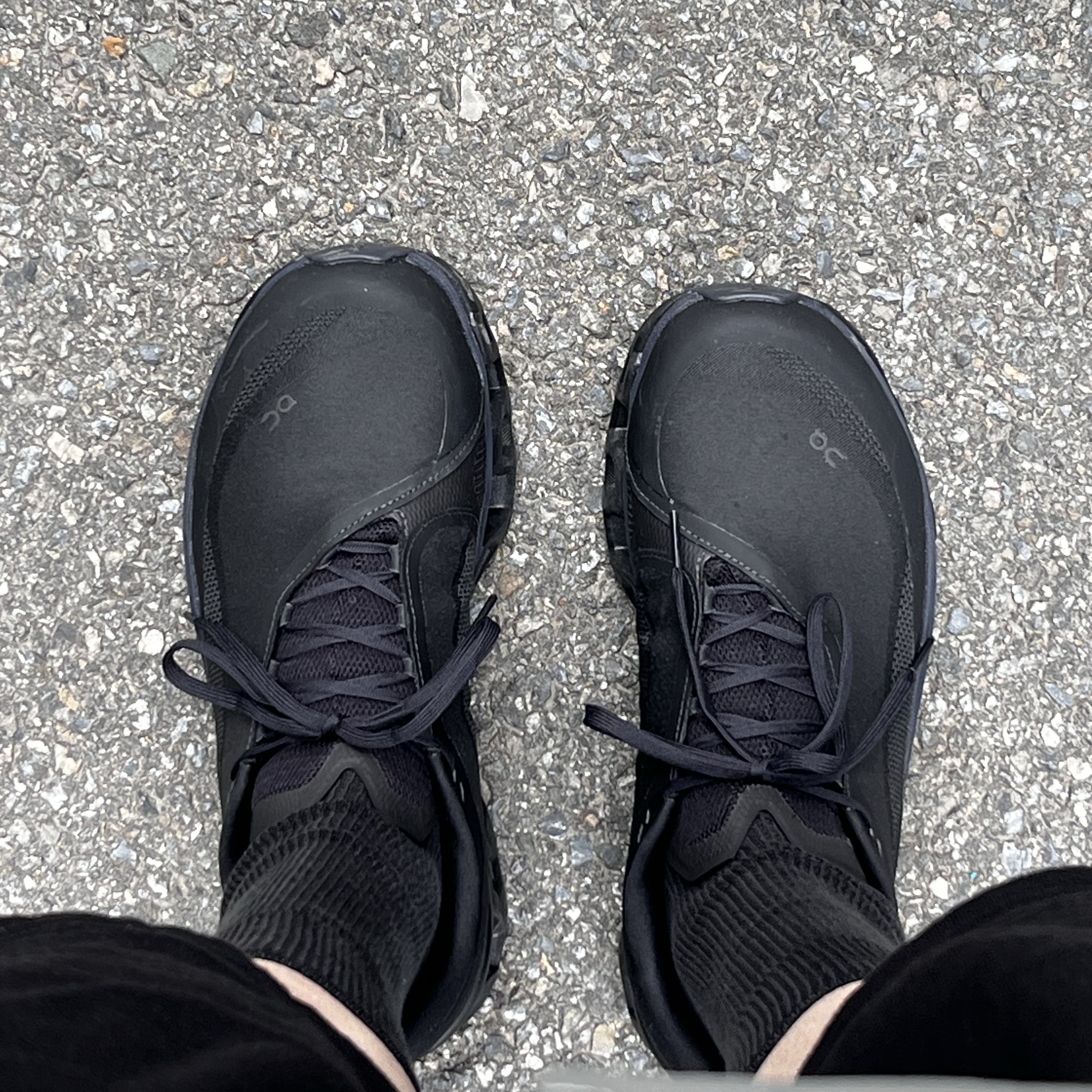 On Running x Post Archive Faction (Paf) Cloudmonster 2 Black Magnet 착용 스타일
