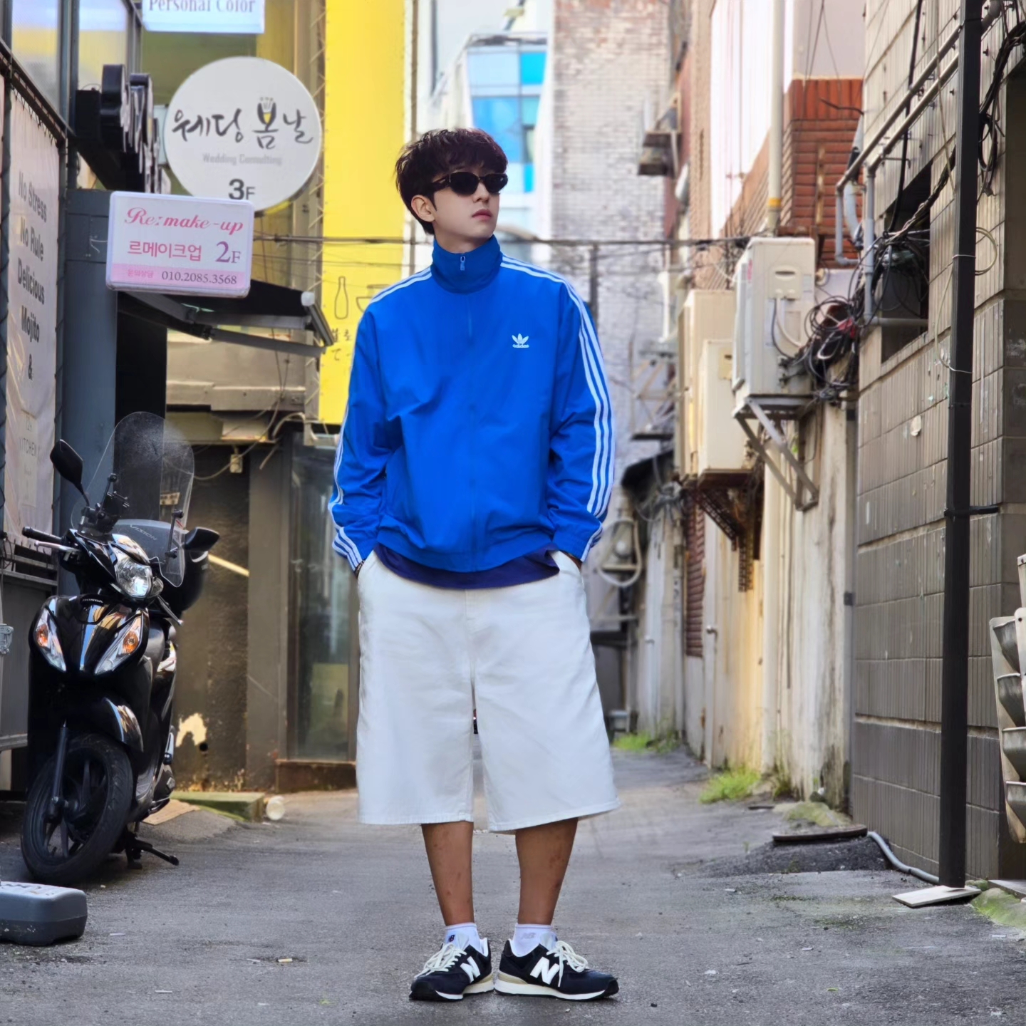 Adidas Adicolor Woven Firebird Track Top Blue Bird  - KR Sizing, Adidas Adicolor Woven Firebird Track Top Blue Bird  - US Sizing 착용 스타일 - 6