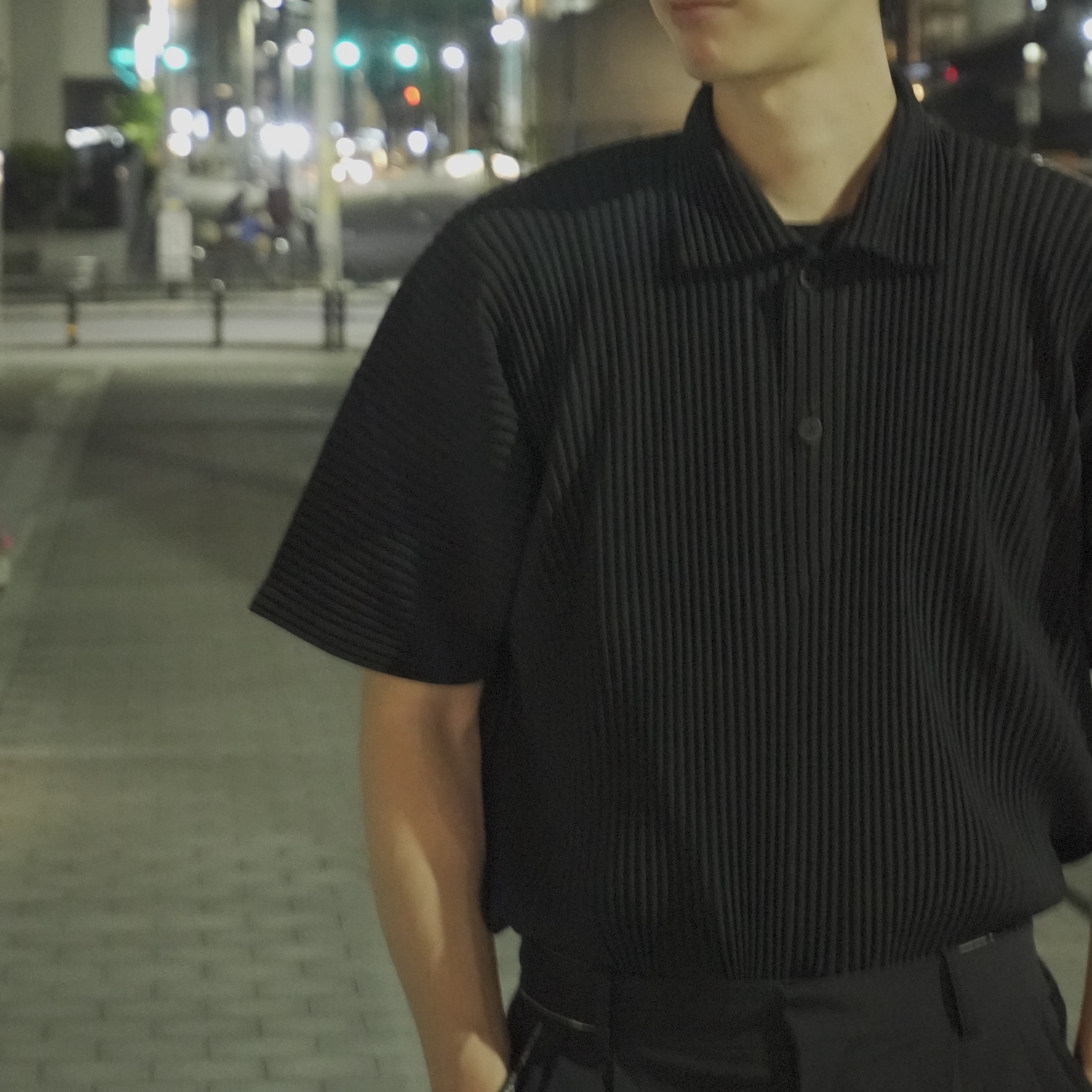 Homme Plisse Issey Miyake Basics Polo Black, Zara x Ader Error Wide Pants Black 착용 스타일 - 3