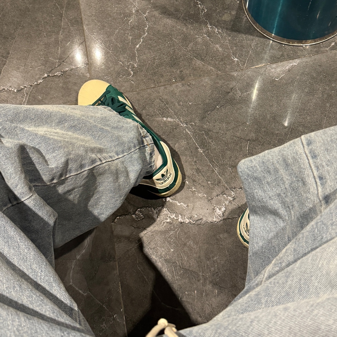 Adidas Superstar 82 Green Off White 착용 스타일