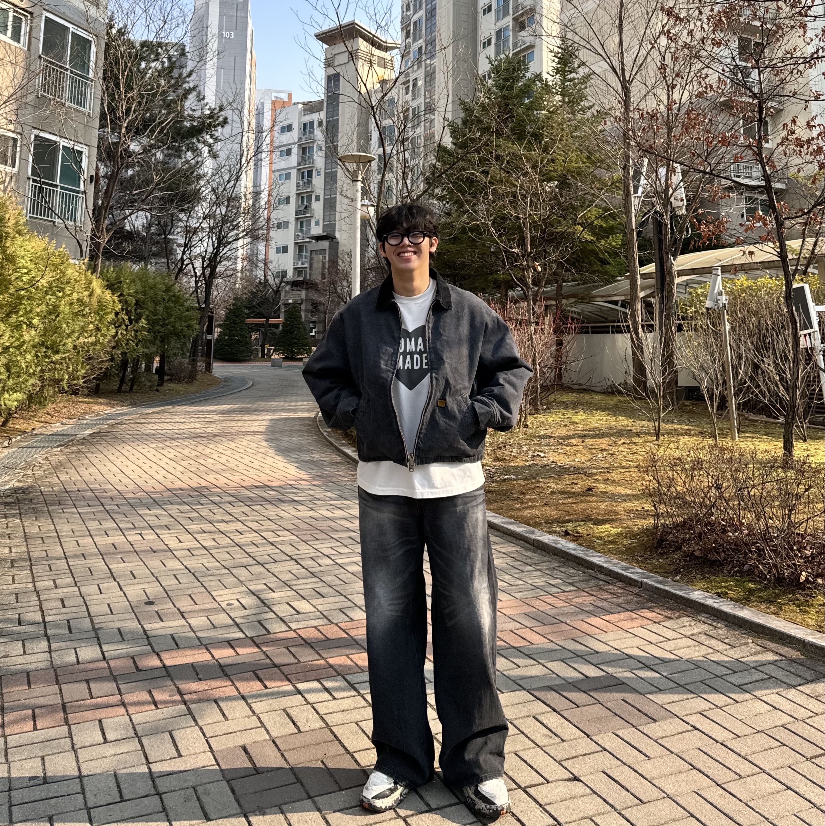 Kapital 14 oz. Black X Kinari Denim T Back Drizzler Jacket Black Kinari, Maison Margiela Fusion Low Top Sneakers Black White Red 착용 스타일