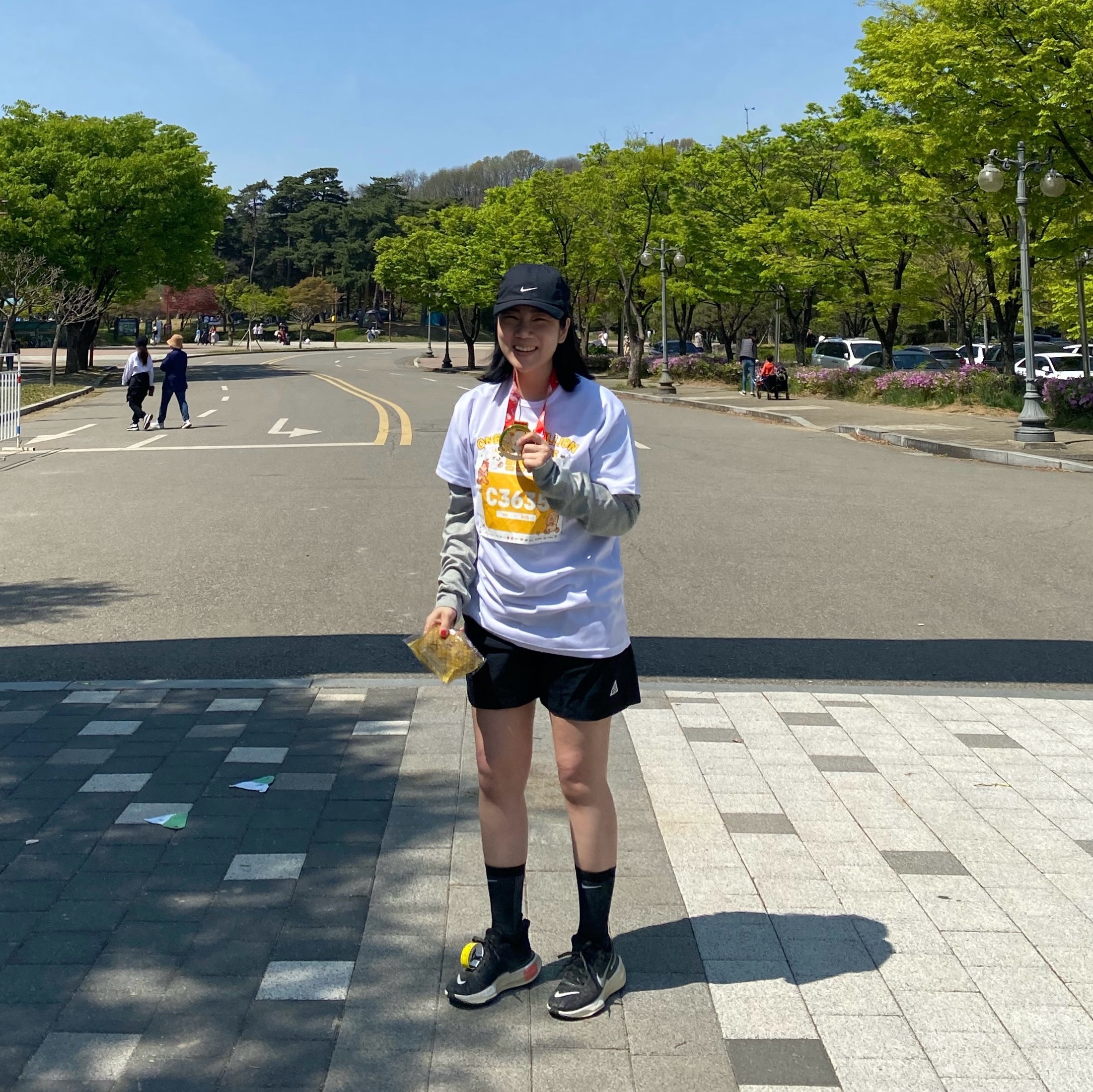 (W) Nike ACG Oversized Shorts Black - Asia, (W) Nike ACG Oversized Shorts Black - US/EU 착용 스타일