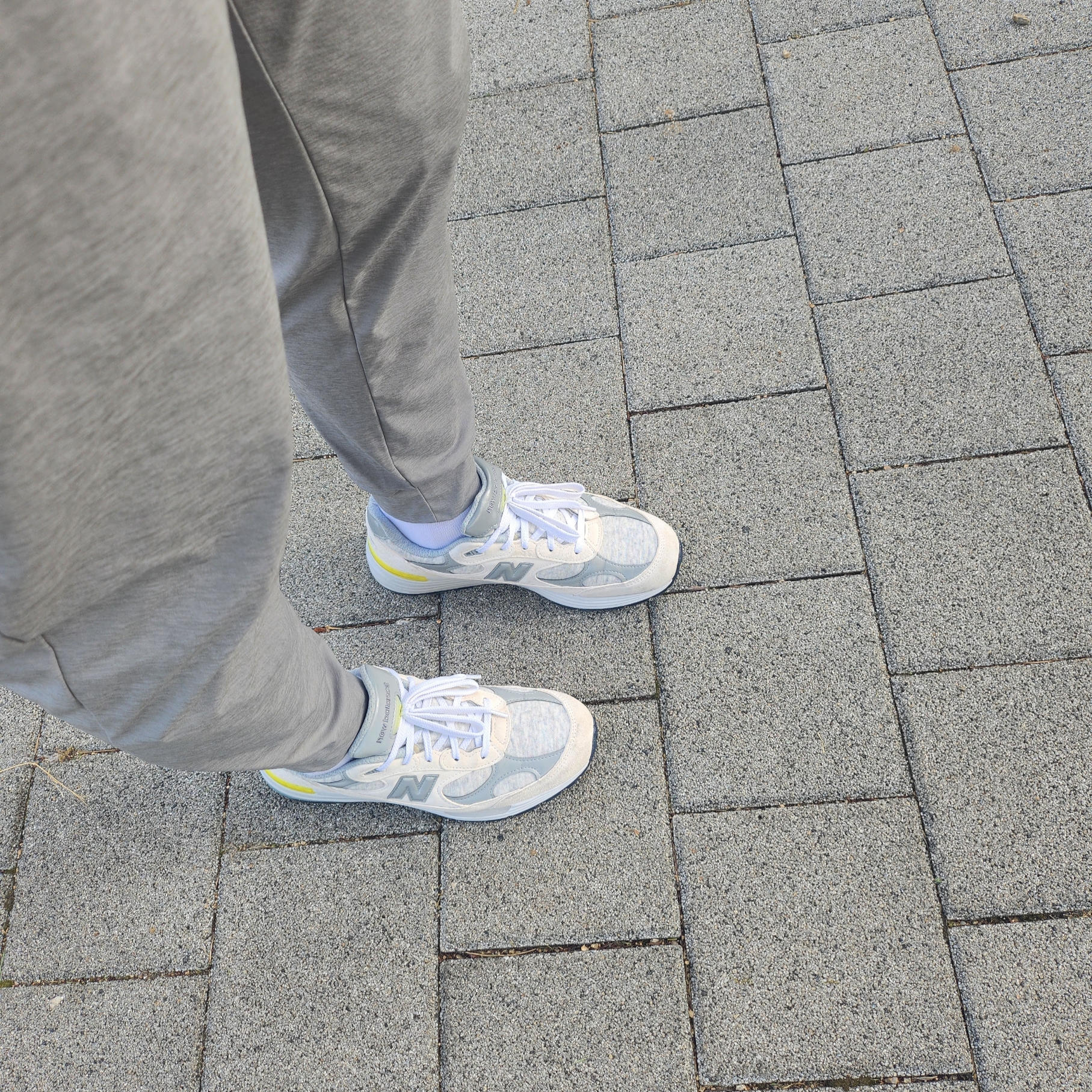 (W) New Balance 992 Made in USA White Cyclone 착용 스타일