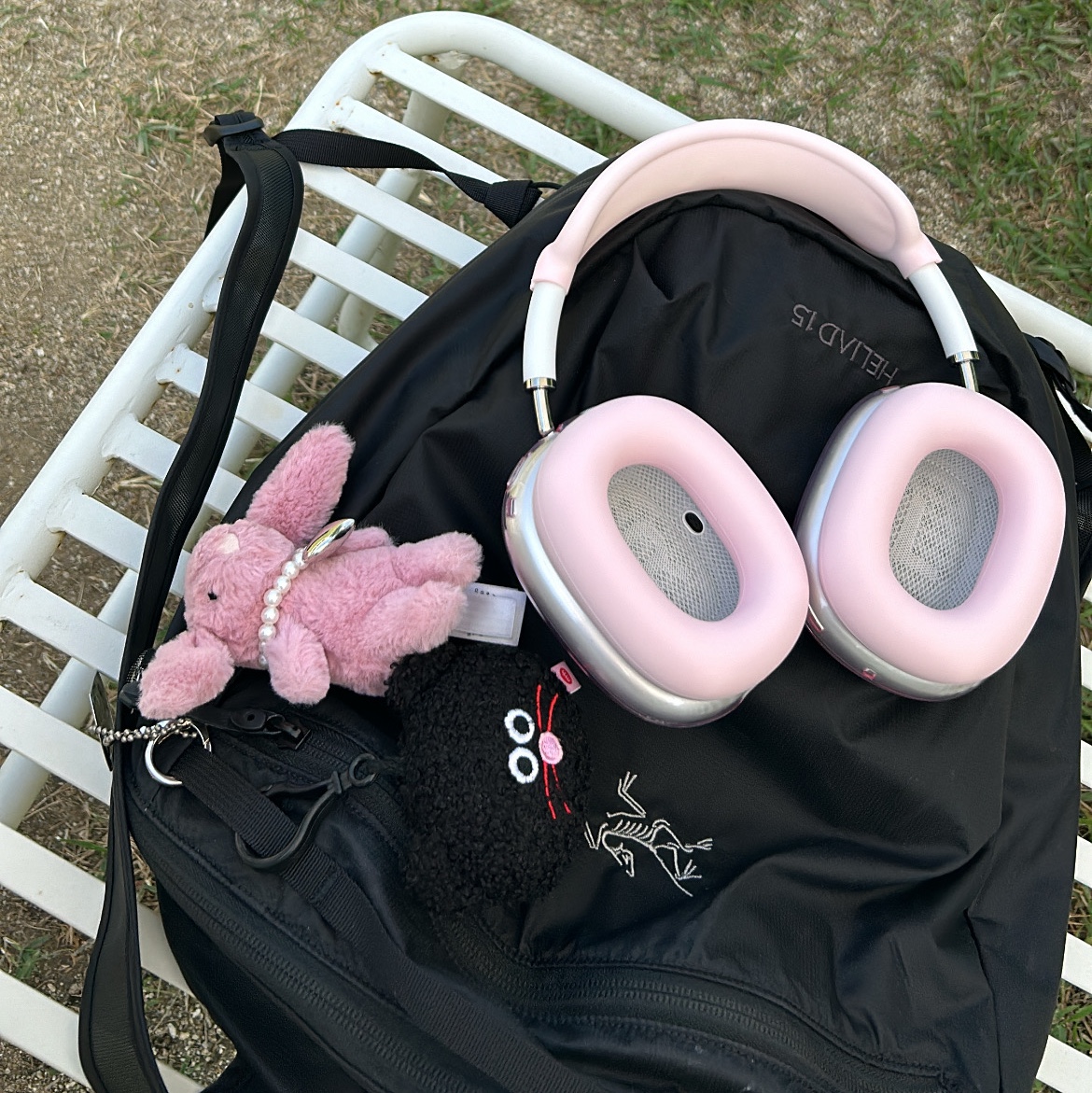 Jellycat Bashful Bunny Bag Charm Tulip, Apple AirPods Max Lightning Silver (Korean Ver.) 착용 스타일