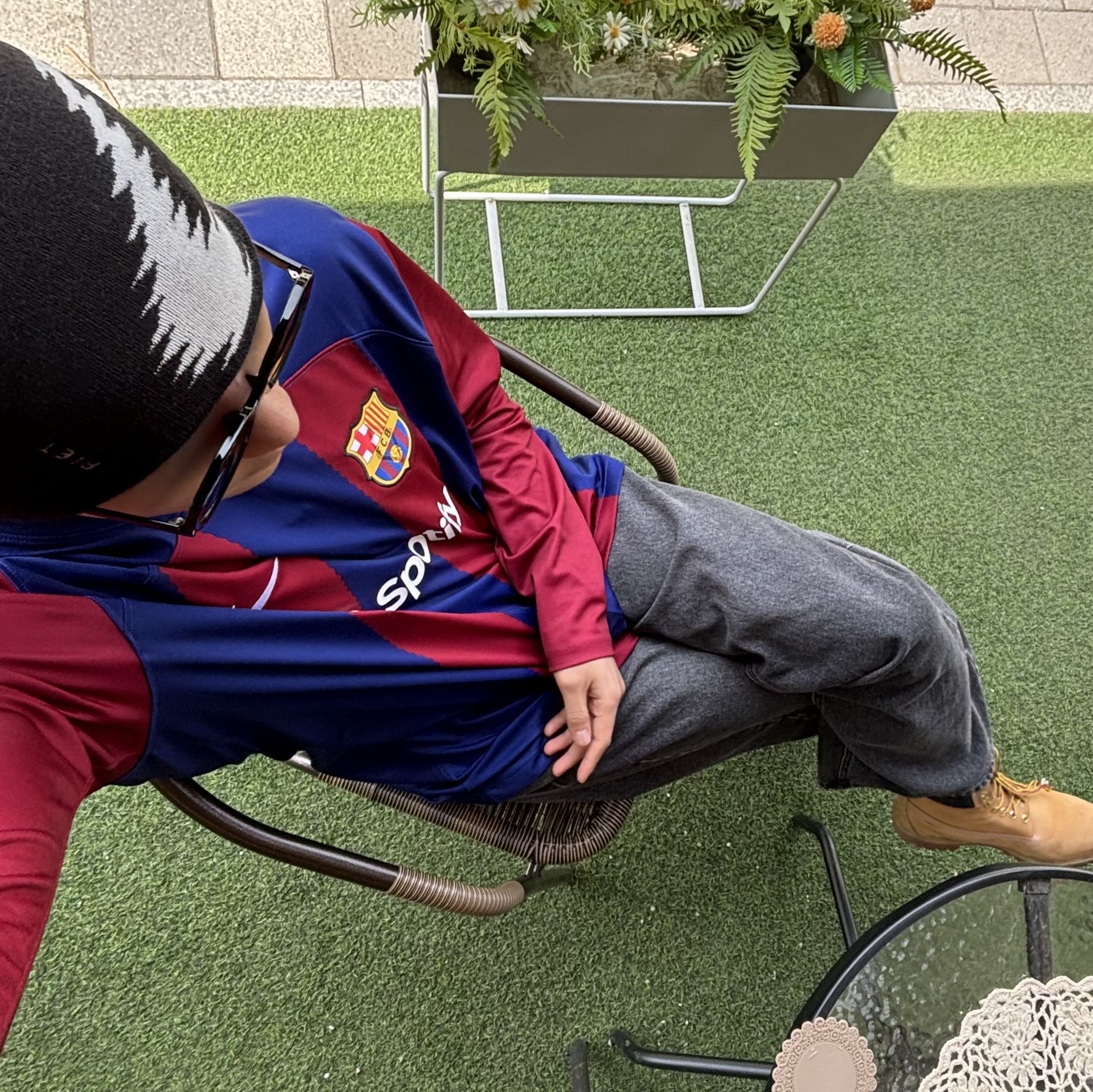 Oakley x Piet Static Beanie Black, Nike FC Barcelona 2023/24 Dri-Fit Stadium Home Jersey Deep Royal Blue Noble Red (Non Marking Ver.) 착용 스타일 - 2