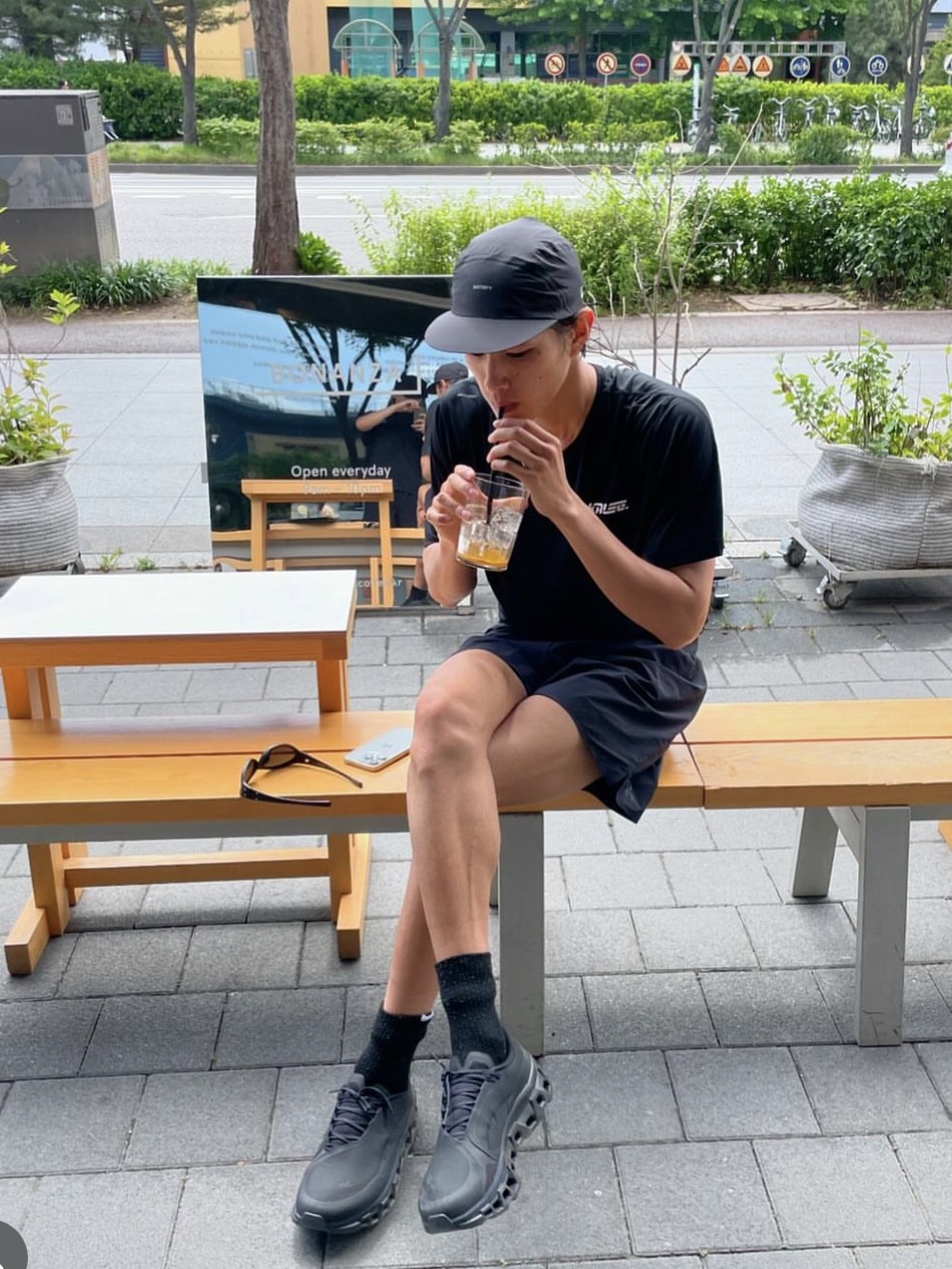 On Running x Post Archive Faction (Paf) Cloudmonster 2 Black Magnet, (W) On Running x Post Archive Faction (Paf) Cloudmonster 2 Black Magnet 착용 스타일 - 2