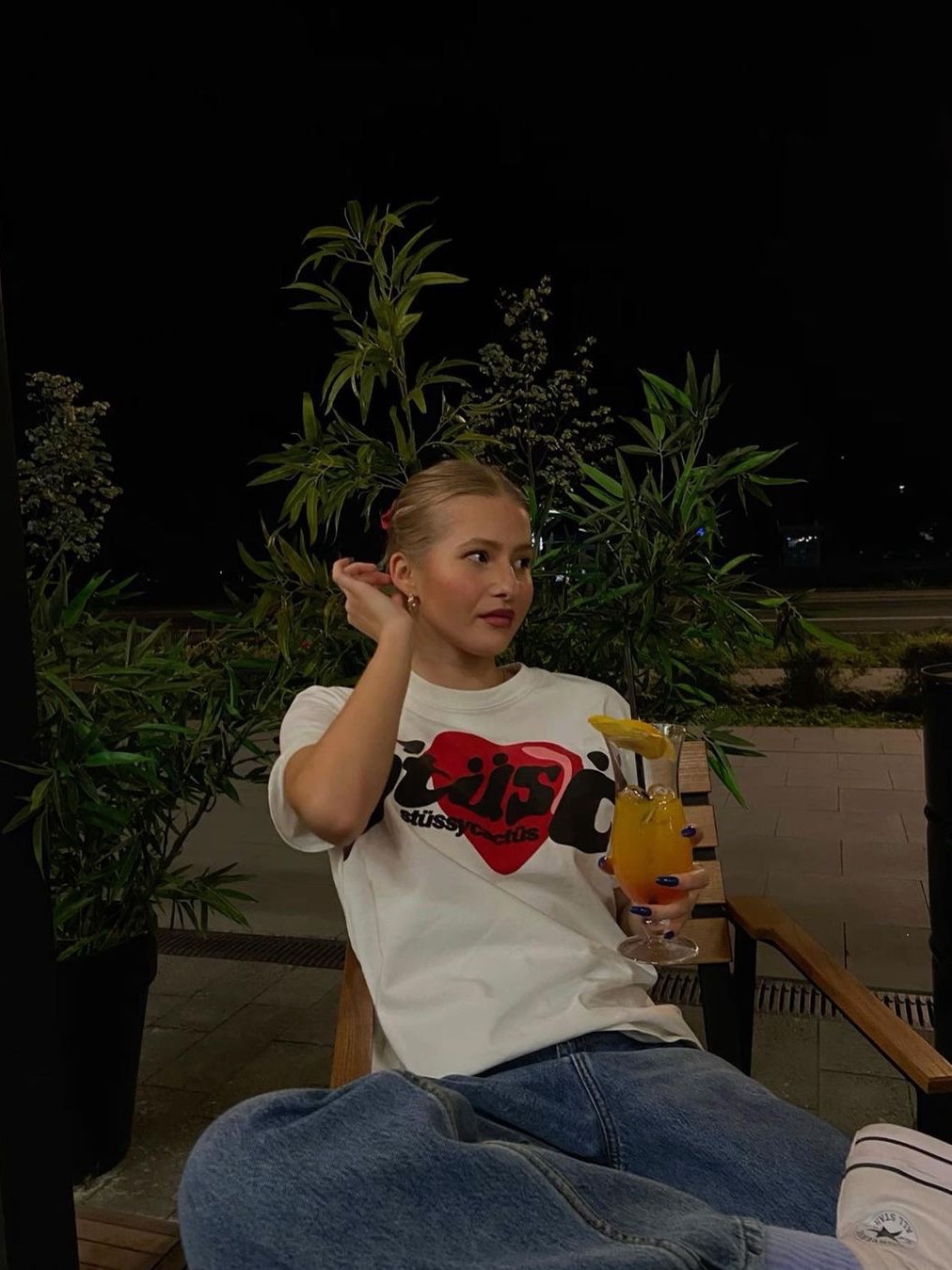 Stussy Stock DSM New York T-Shirt Coral 2023, Stussy Pitstop T-Shirt White 착용 스타일 - 5