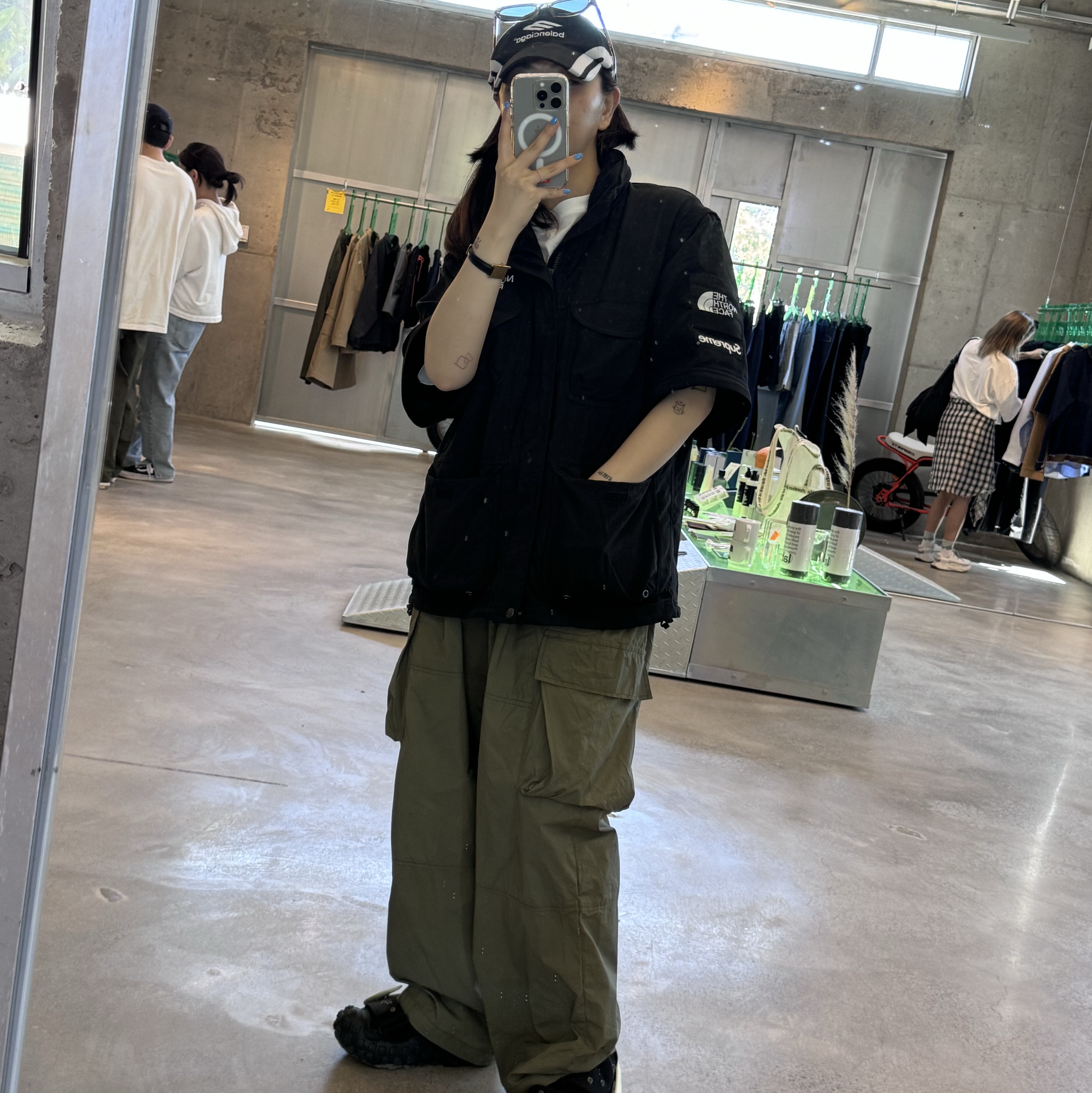 Supreme x The North Face Trekking Convertible Jacket Black - 22SS, Nike x Cactus Plant Flea Market Air Flea 2 Faded Spruce 착용 스타일
