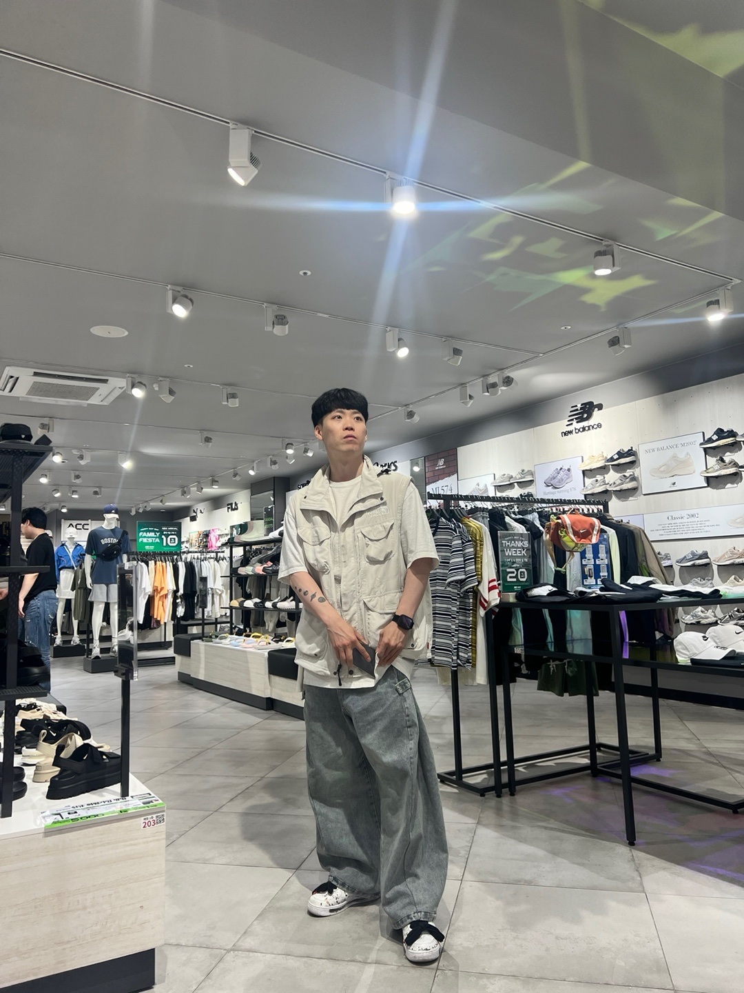 Stussy Built Tough T-Shirt White, Nike x Peaceminusone Air Force 1 Low Para-Noise 2.0 착용 스타일