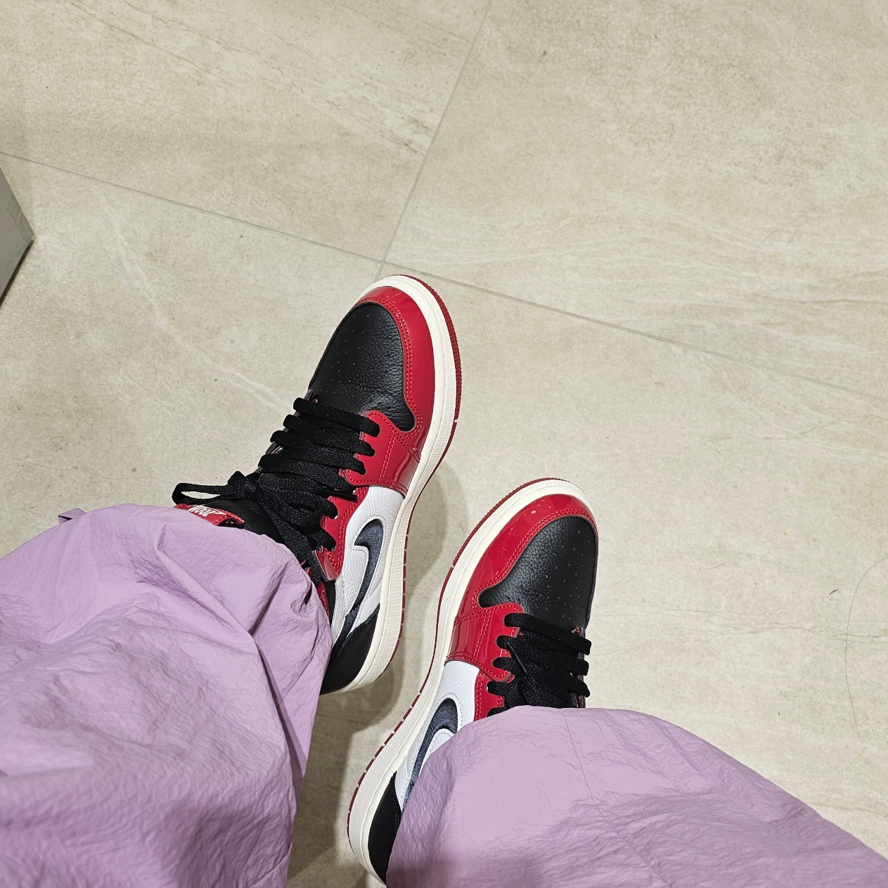 (W) Jordan 1 Zoom Air CMFT Gym Red Black 착용 스타일