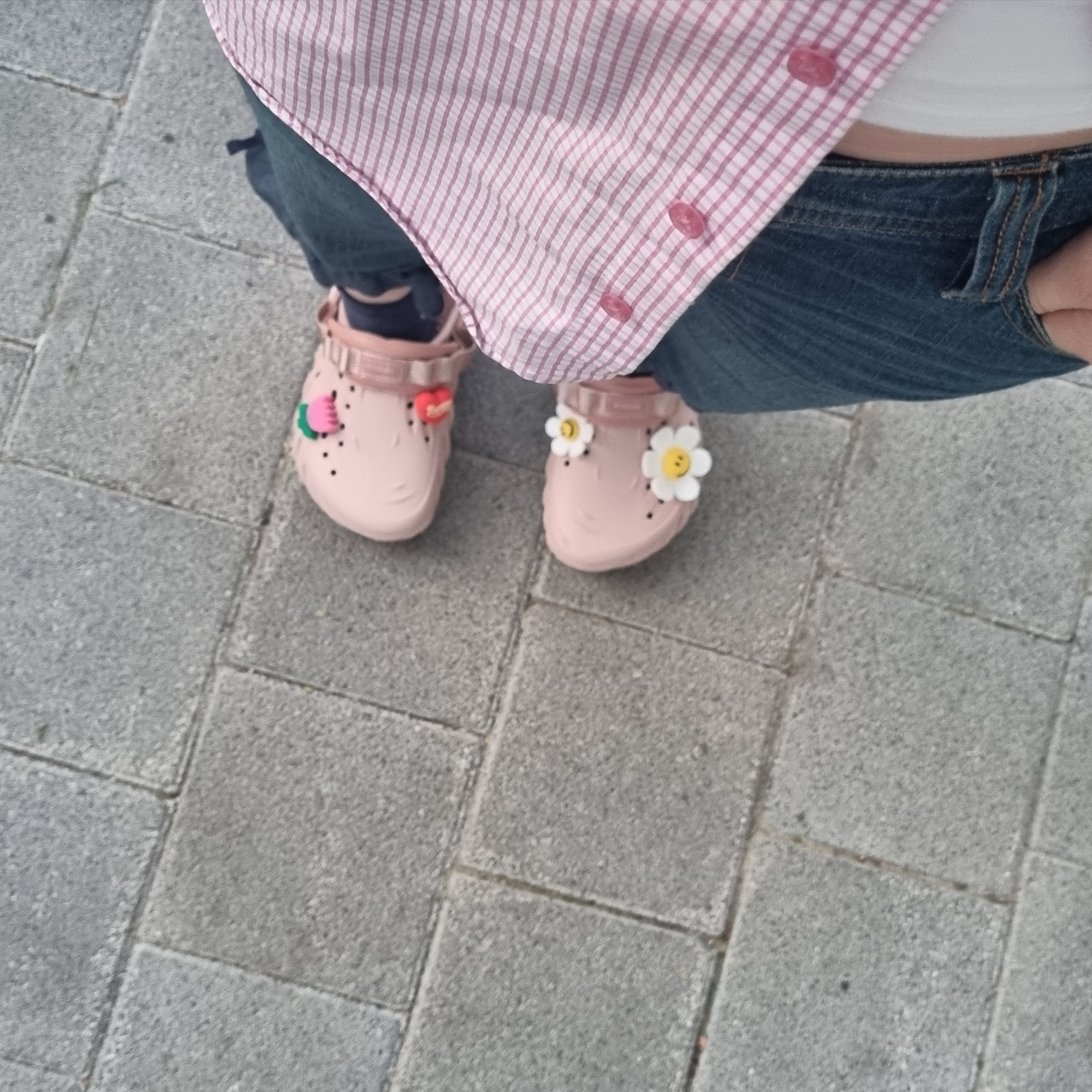 Crocs Echo Clog Pink Clay 착용 스타일