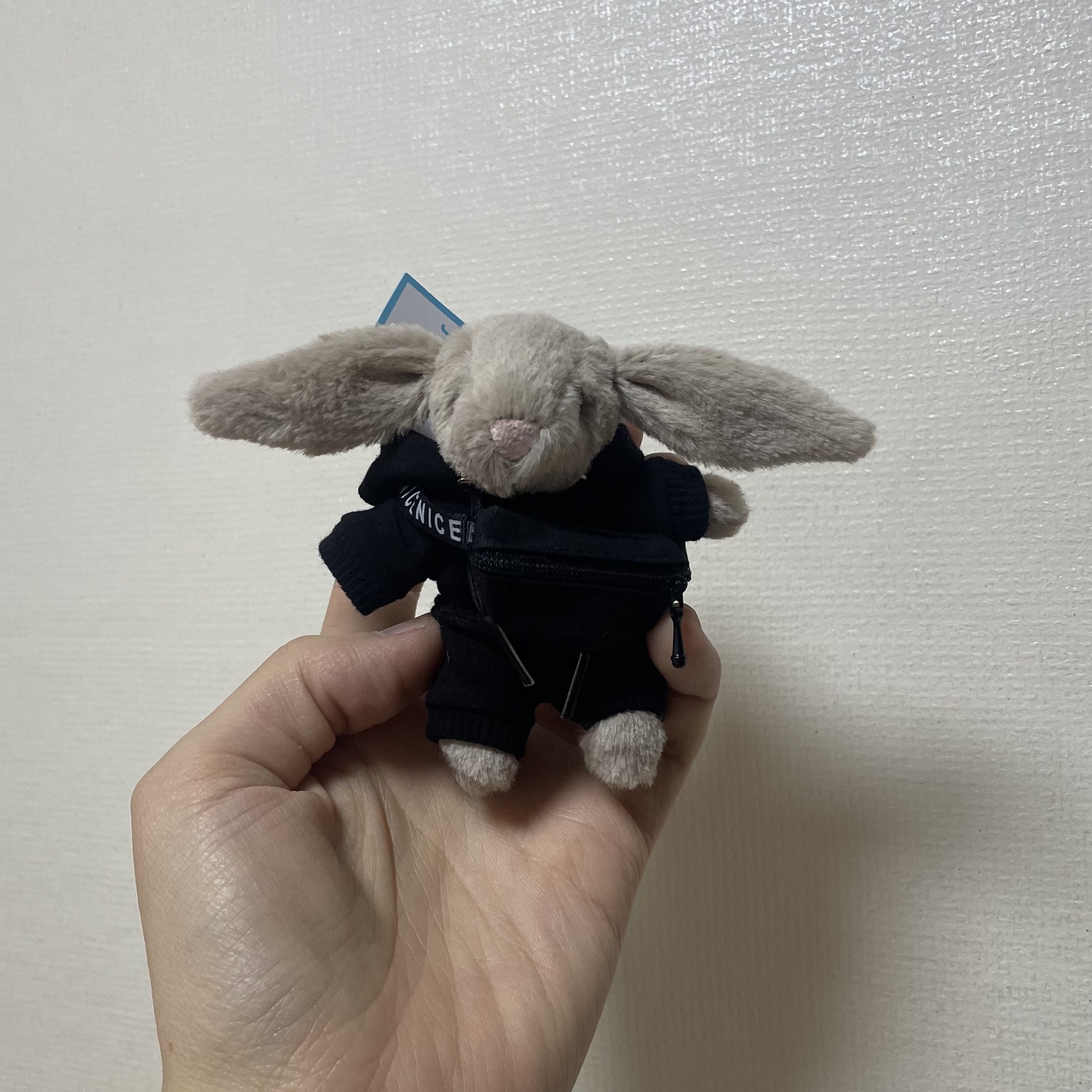 Jellycat Bashful Bunny Bag Charm Beige 착용 스타일 - 1