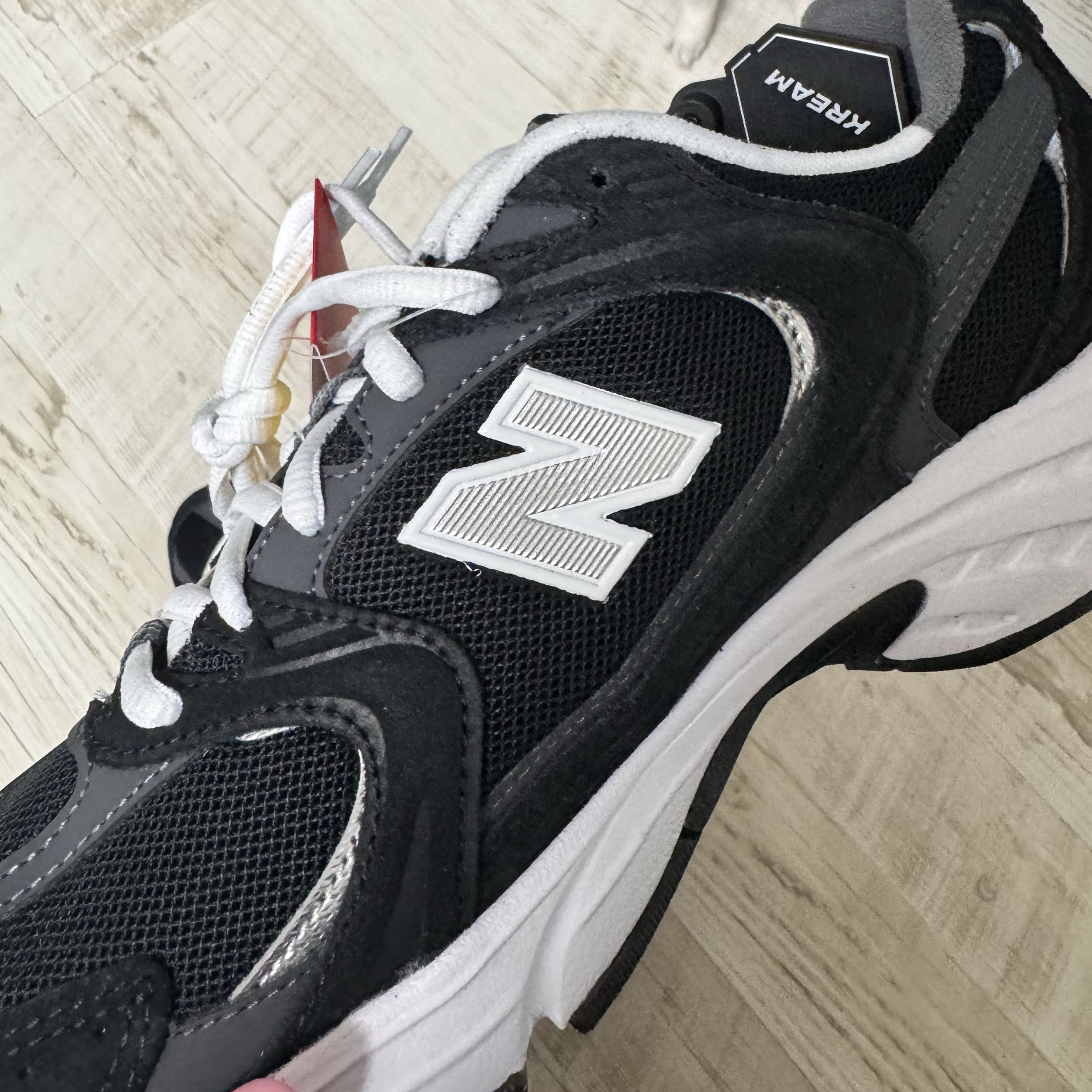 New Balance 530 Classic Black 착용 스타일