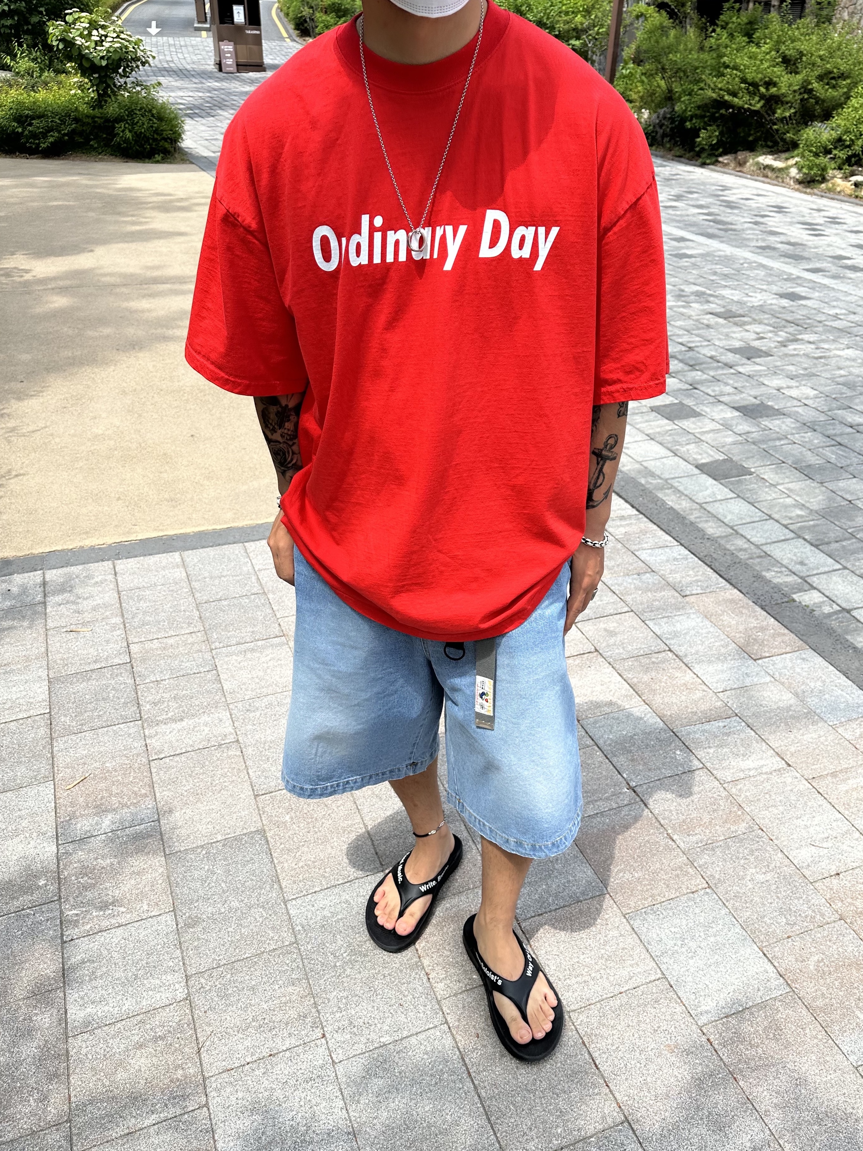 Stussy Washed Stock Bucket Hat Charcoal, Oofos x Takahiromiyashita The Soloist The Soloist's Way Of Life Flip-Flop Black White 착용 스타일 - 4