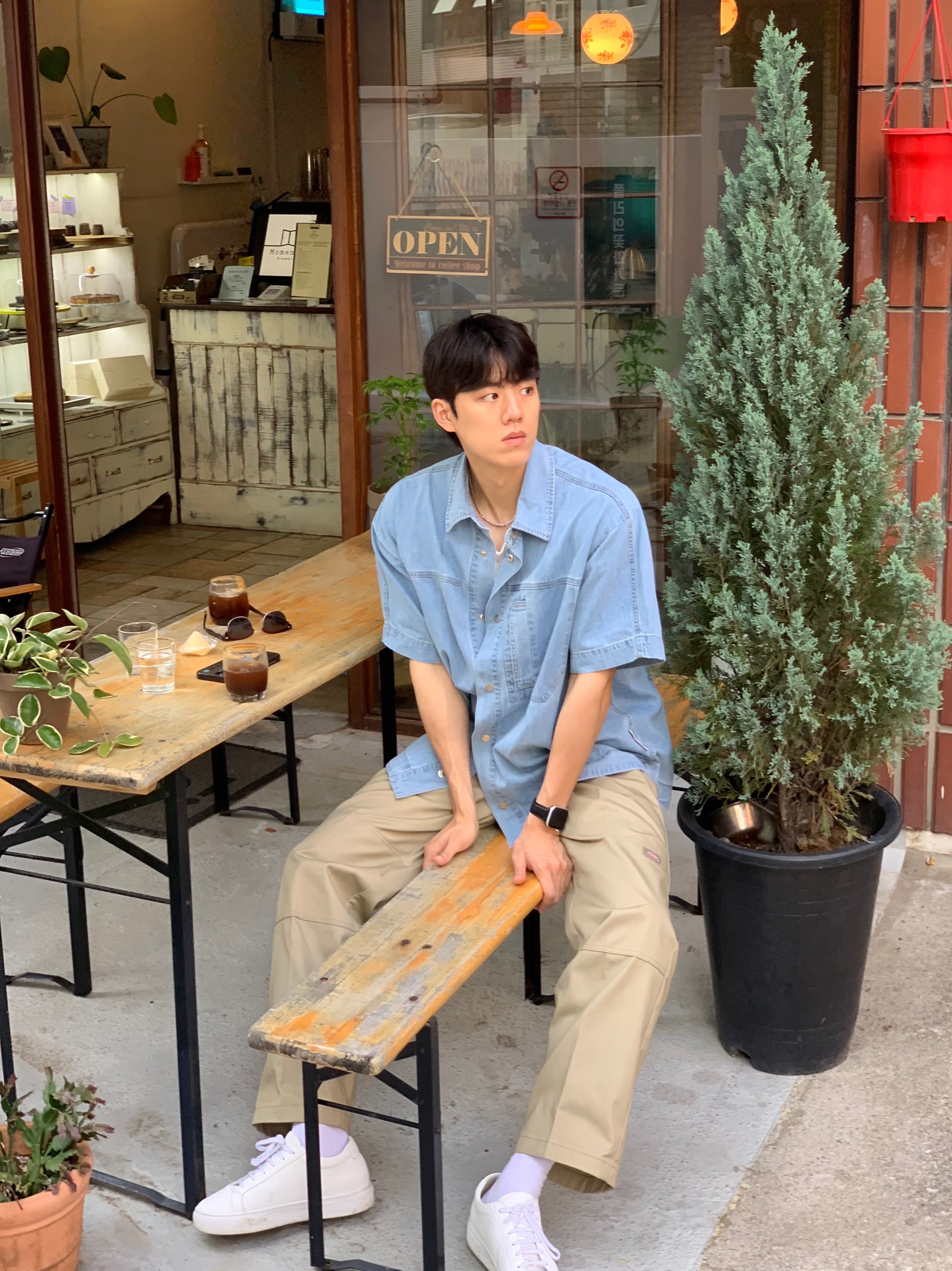 Dickies Loose Fit Double Knee Work Pants Khaki 착용 스타일 - 2