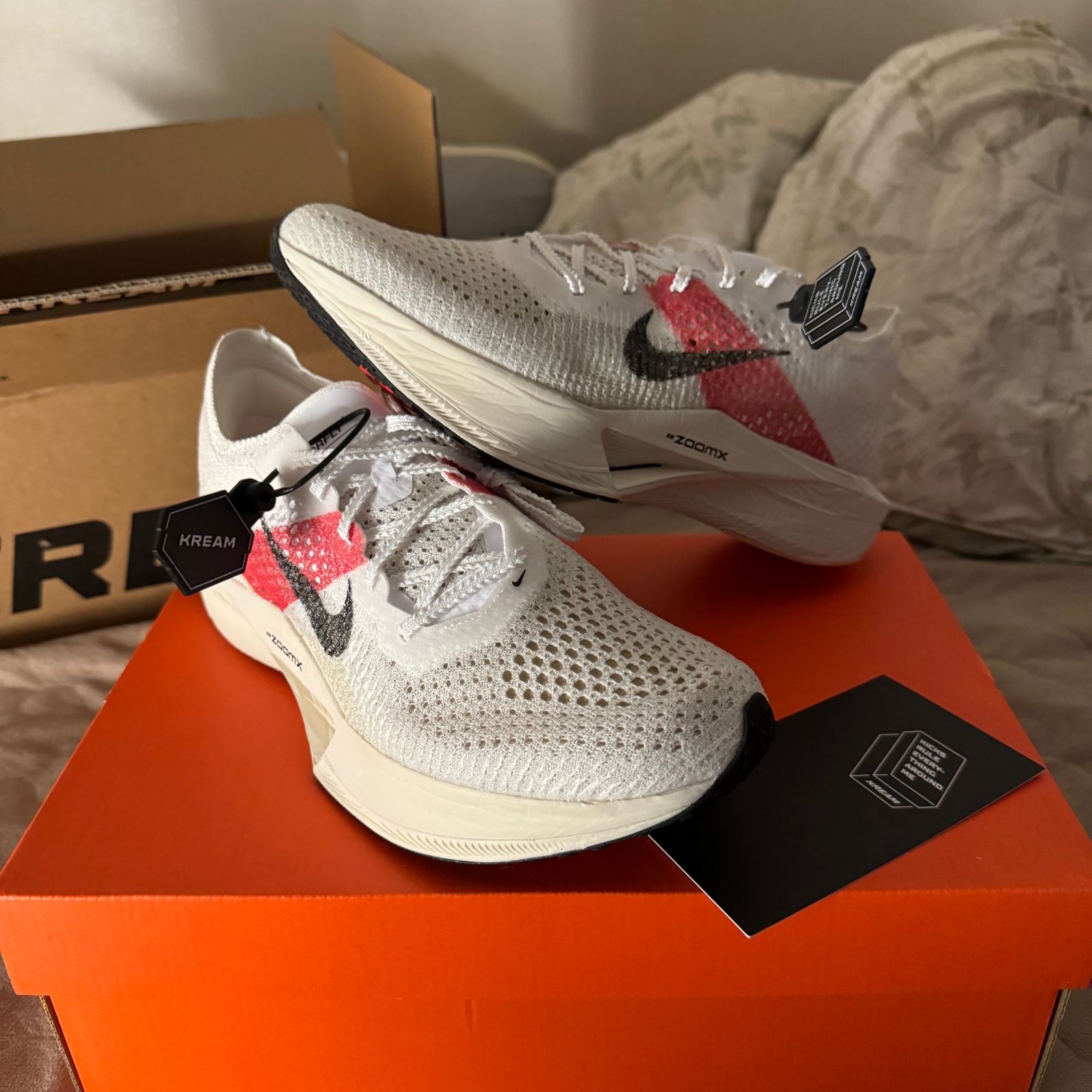 Nike ZoomX Vaporfly Next% 3 Eliud Kipchoge 착용 스타일