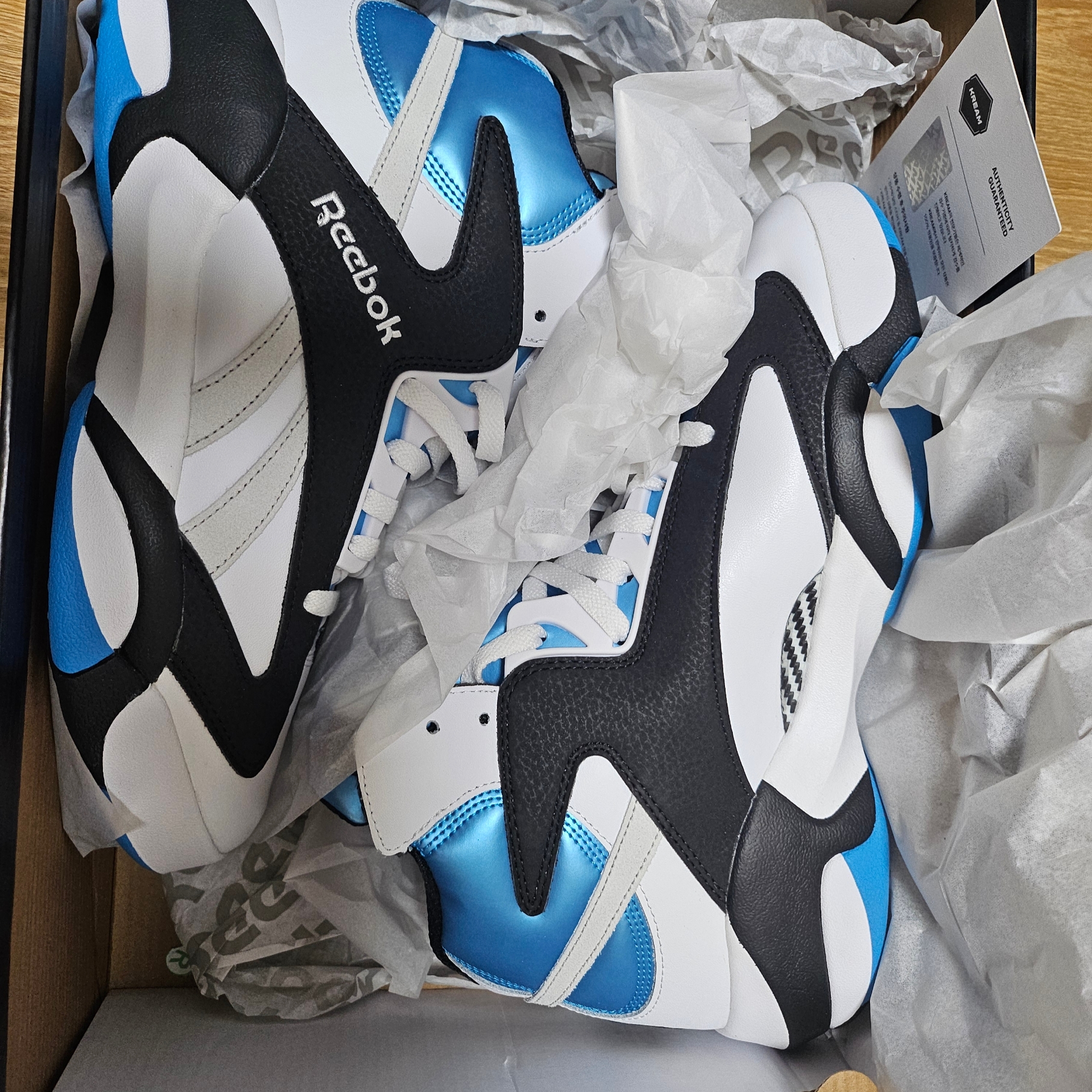 Reebok Shaq Attaq Cloud White Azure 착용 스타일 - 1