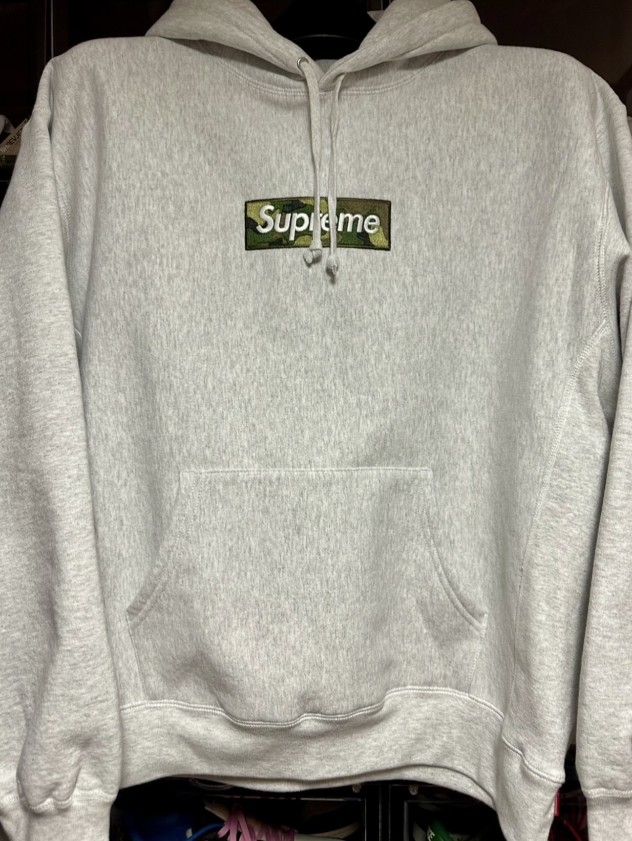 Supreme x Burberry Box Logo Hooded Sweatshirt Black - 22SS, Supreme Box Logo Hooded Sweatshirt Ash Grey - 23FW 착용 스타일 - 2