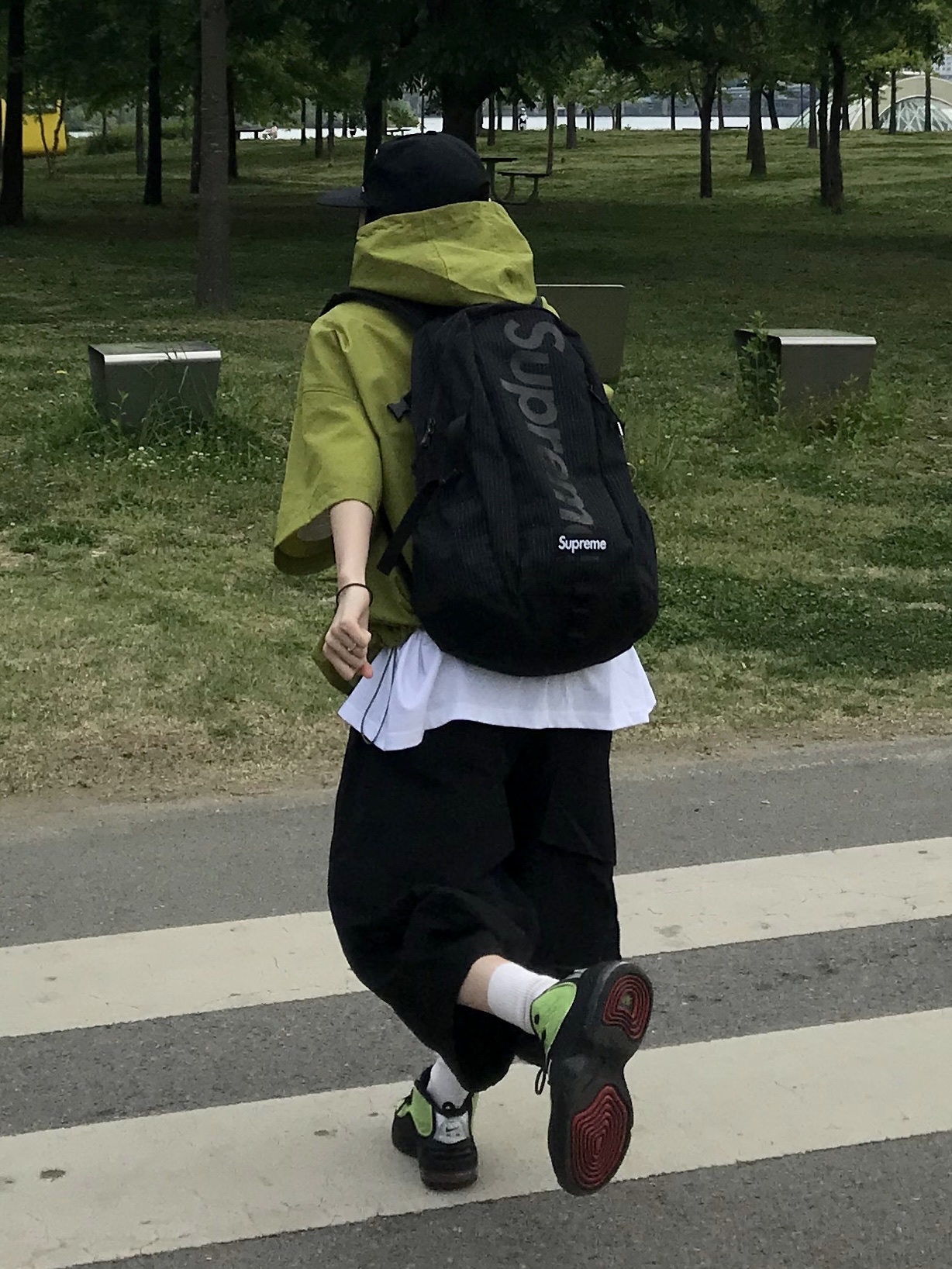 Supreme Backpack Black - 24SS, Nike x Stussy Air Penny II Vivid Green and Black 착용 스타일 - 1