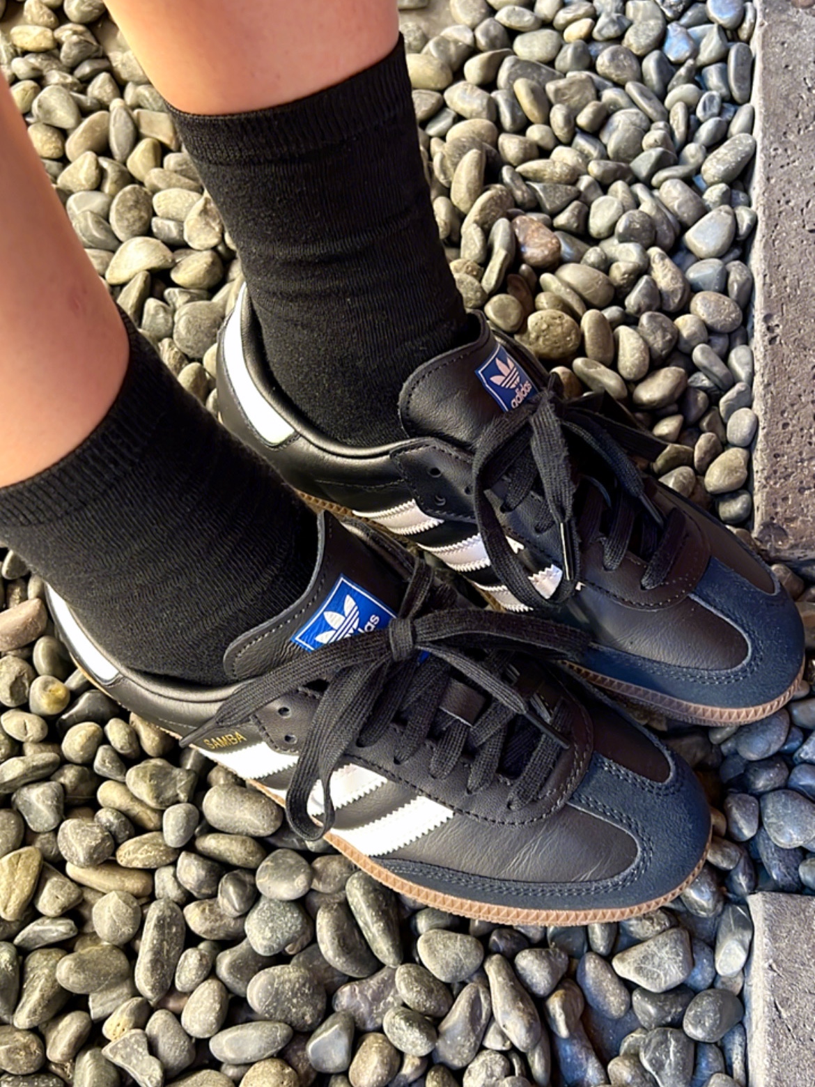 Adidas Samba OG Black White Gum 착용 스타일