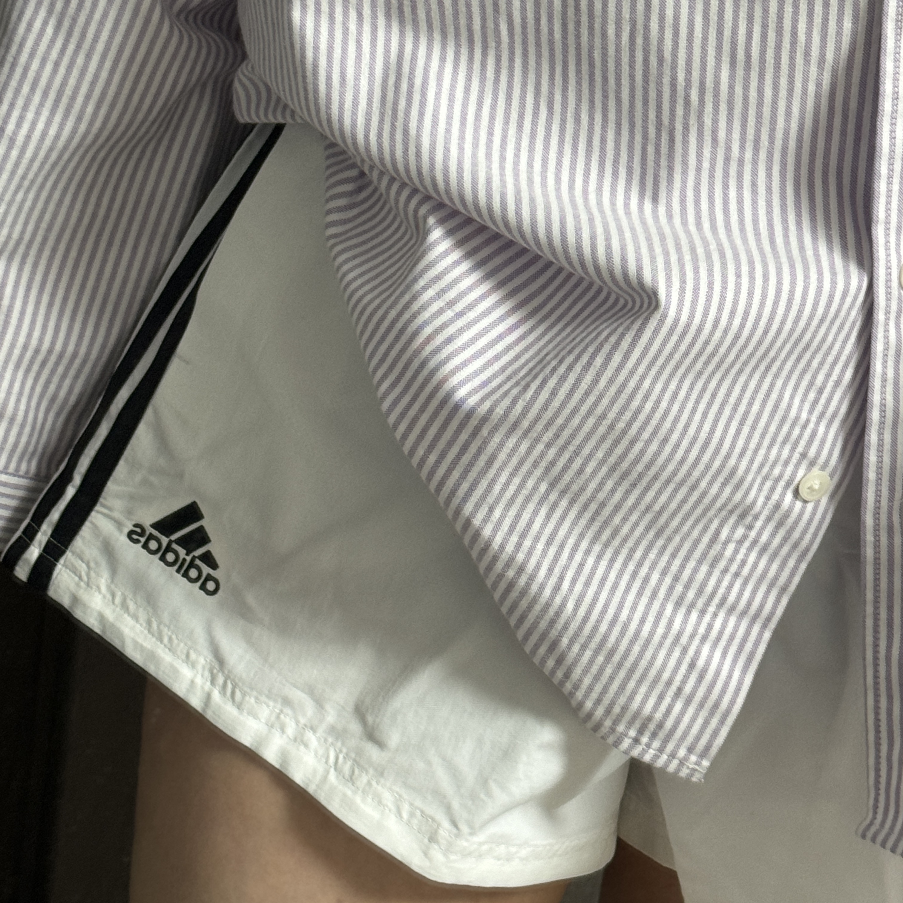 (W) Adidas 3-Stripes Woven Shorts White - KR Sizing 착용 스타일