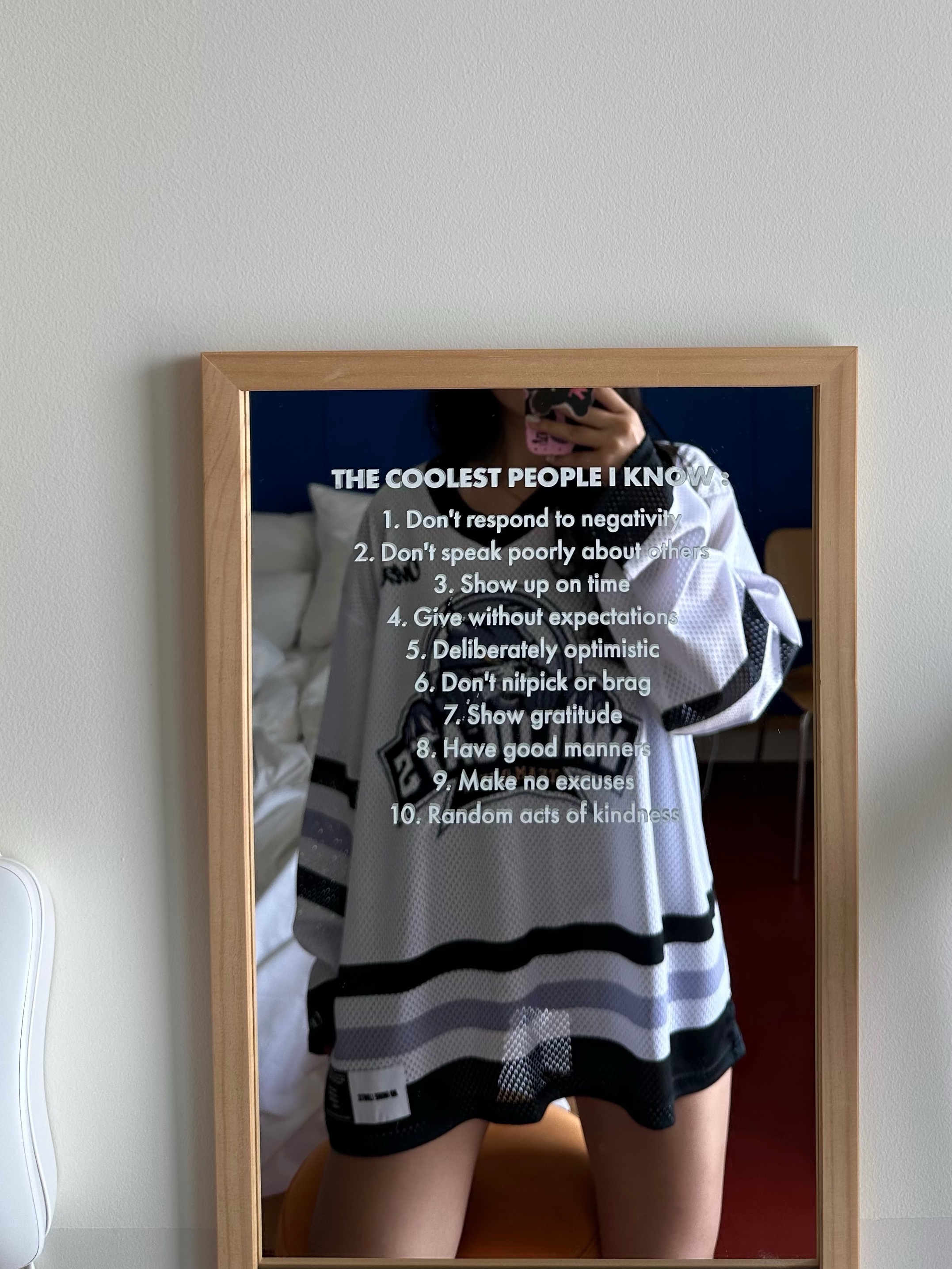ONERM Wild Cats Ice Hockey Jersey White 착용 스타일 - 2
