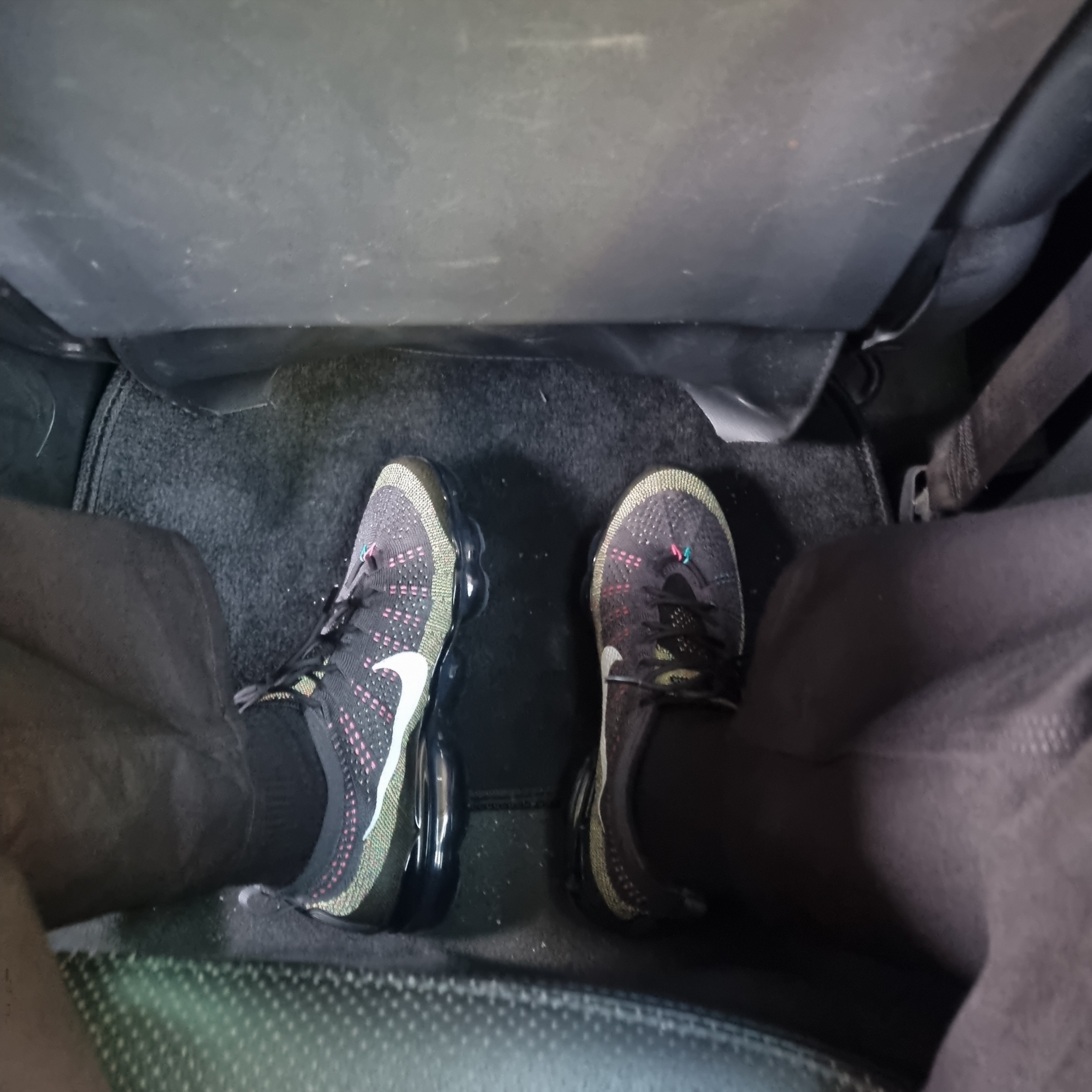 Nike Air Vapormax 2023 Flyknit Anthracite Black 착용 스타일