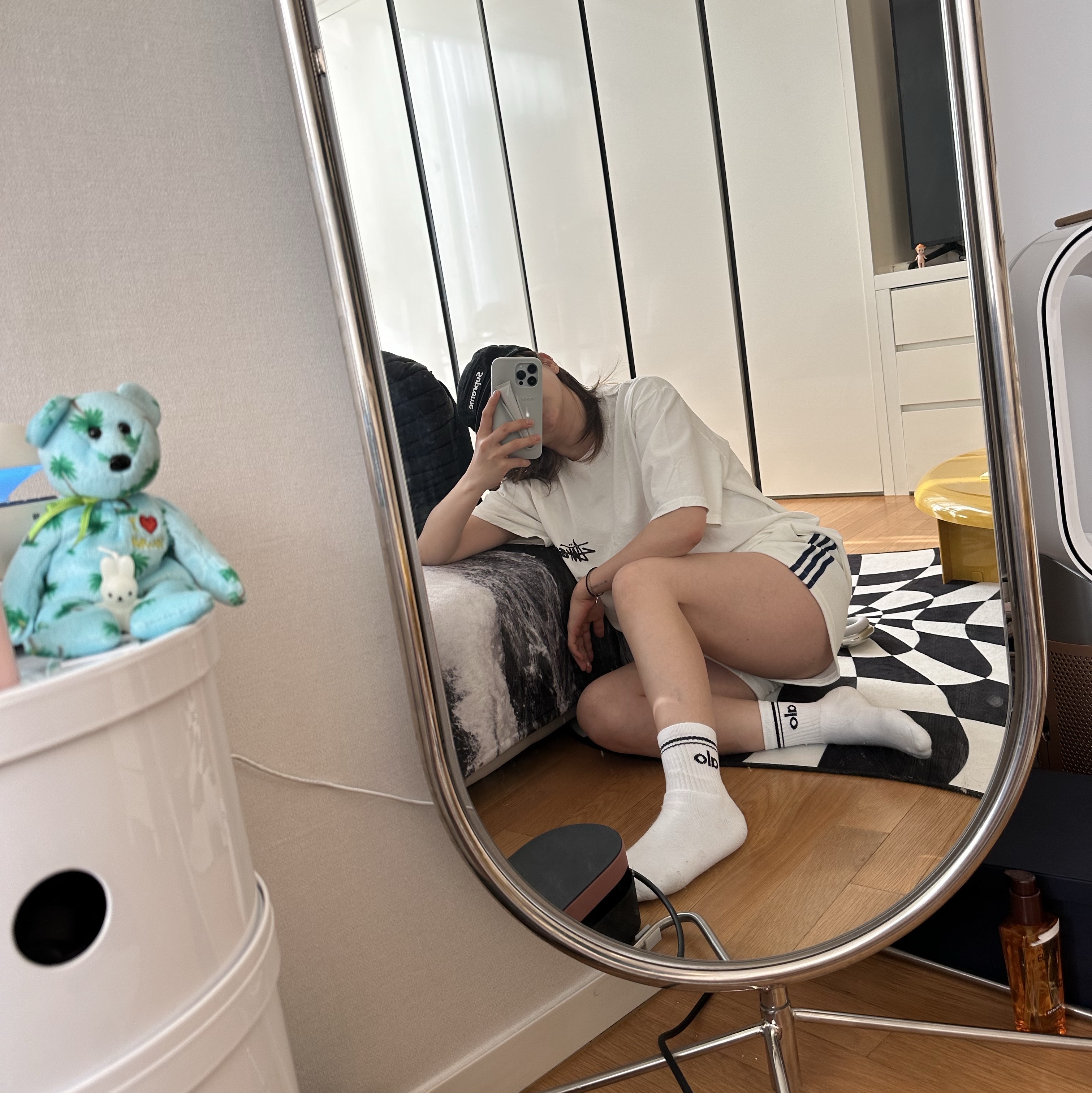 Supreme Military Camp Cap Black - 24SS, (W) Adidas Terry Shorts Off White - KR Sizing 착용 스타일 - 1