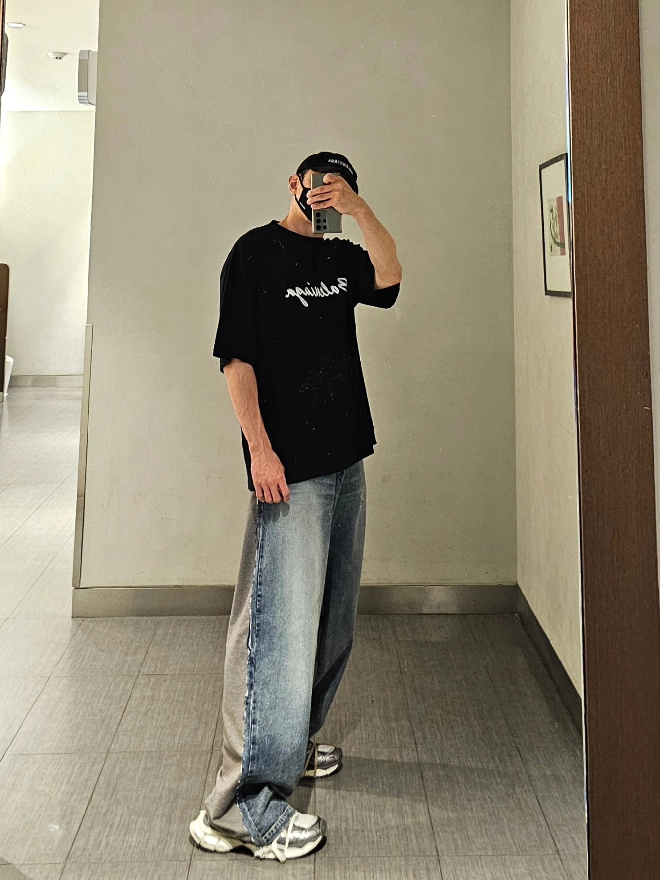 Balenciaga Hybrid Baggy Pants Light Blue, Balenciaga 3XL Sneakers Grey White Red 착용 스타일 - 1