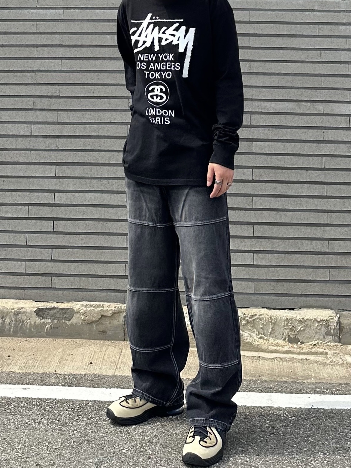 Stussy World Tour LS T-Shirt Black, Nike x Stussy Air Penny II Rattan and Limestone 착용 스타일 - 2