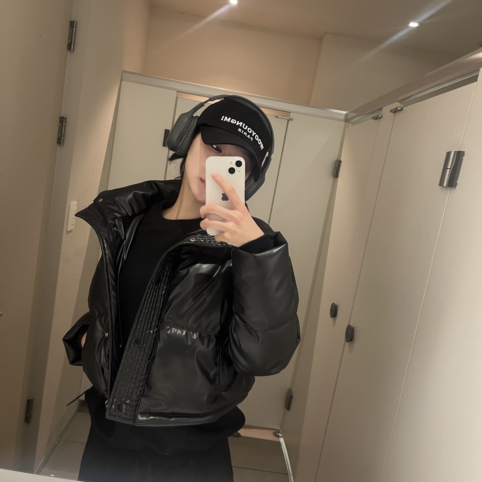 Wooyoungmi Embroidered Ball Cap Black 착용 스타일