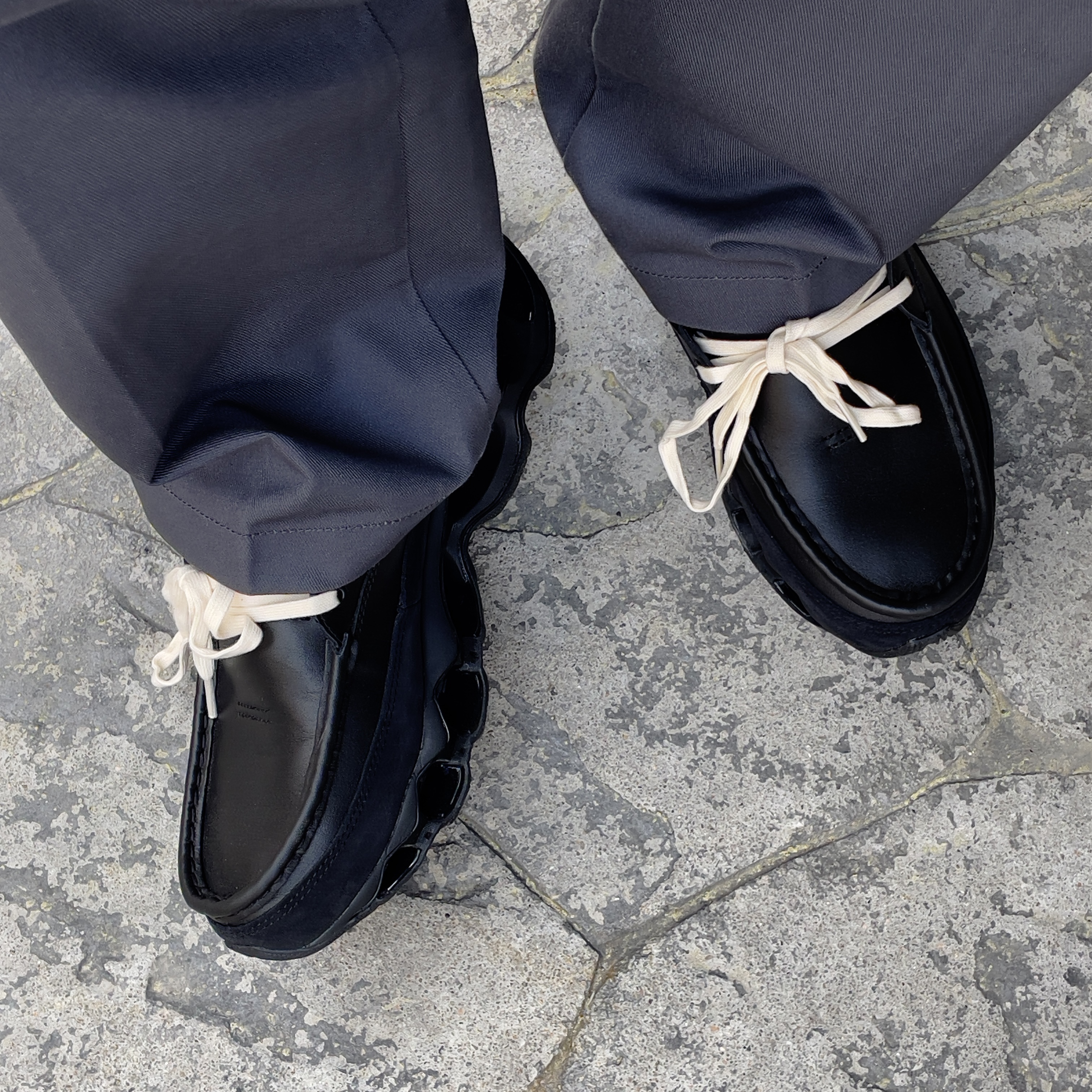 Mizuno Wave Prophecy MOC Black, Wacko Maria x Dickies Pleated Trousers Charcoal Gray 착용 스타일