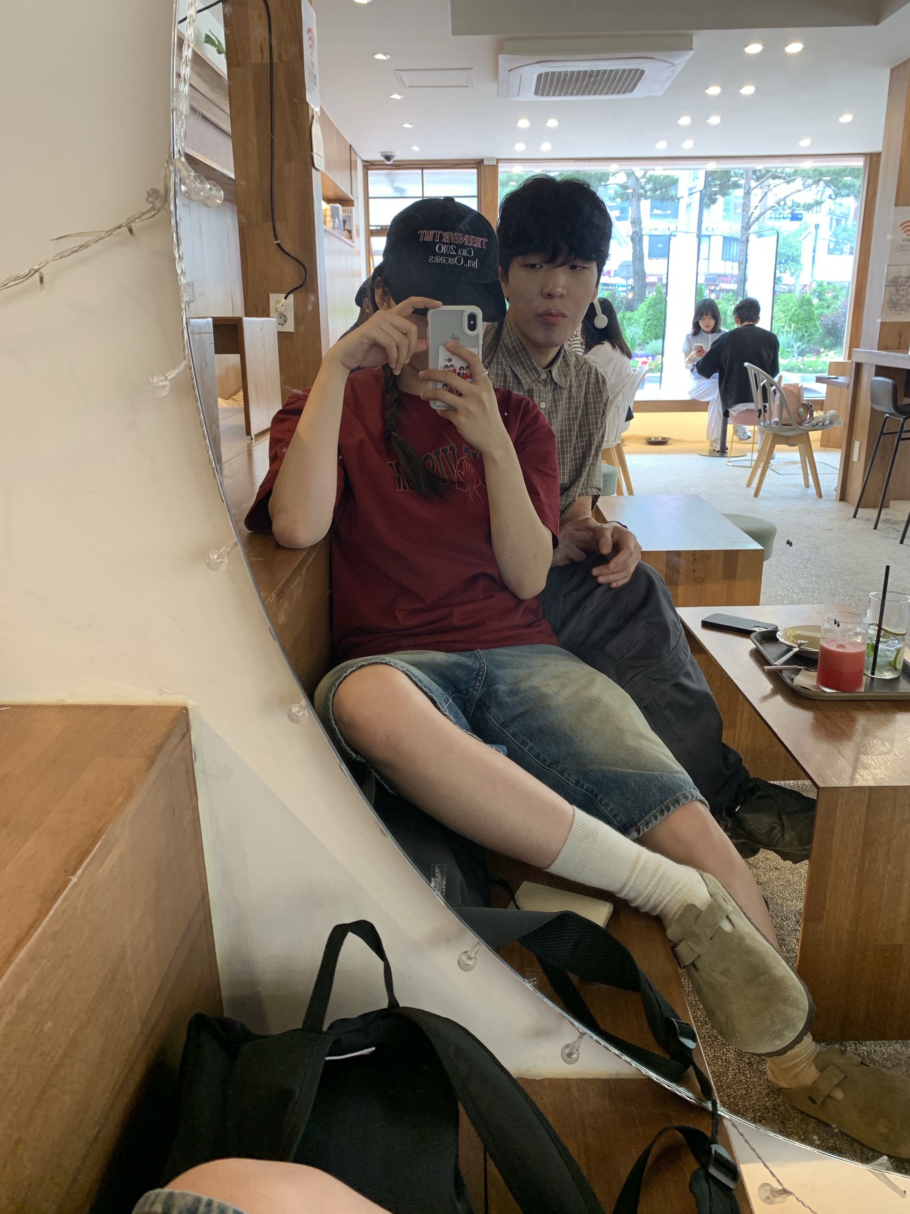 Birkenstock Boston Soft Footbed Taupe - Regular, Mischief Rhombus Backpack Black 착용 스타일 - 2