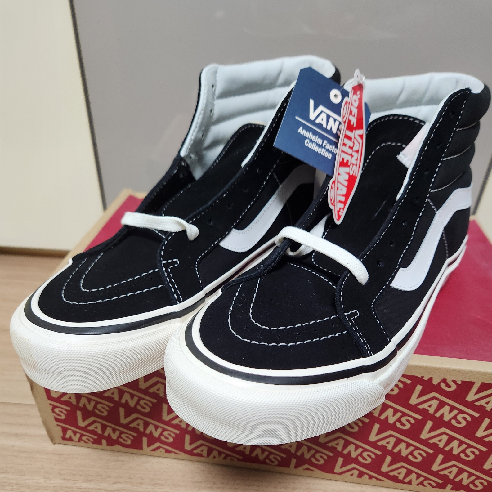 Vans Sk8-Hi 38 DX Black True White 착용 스타일 - 2