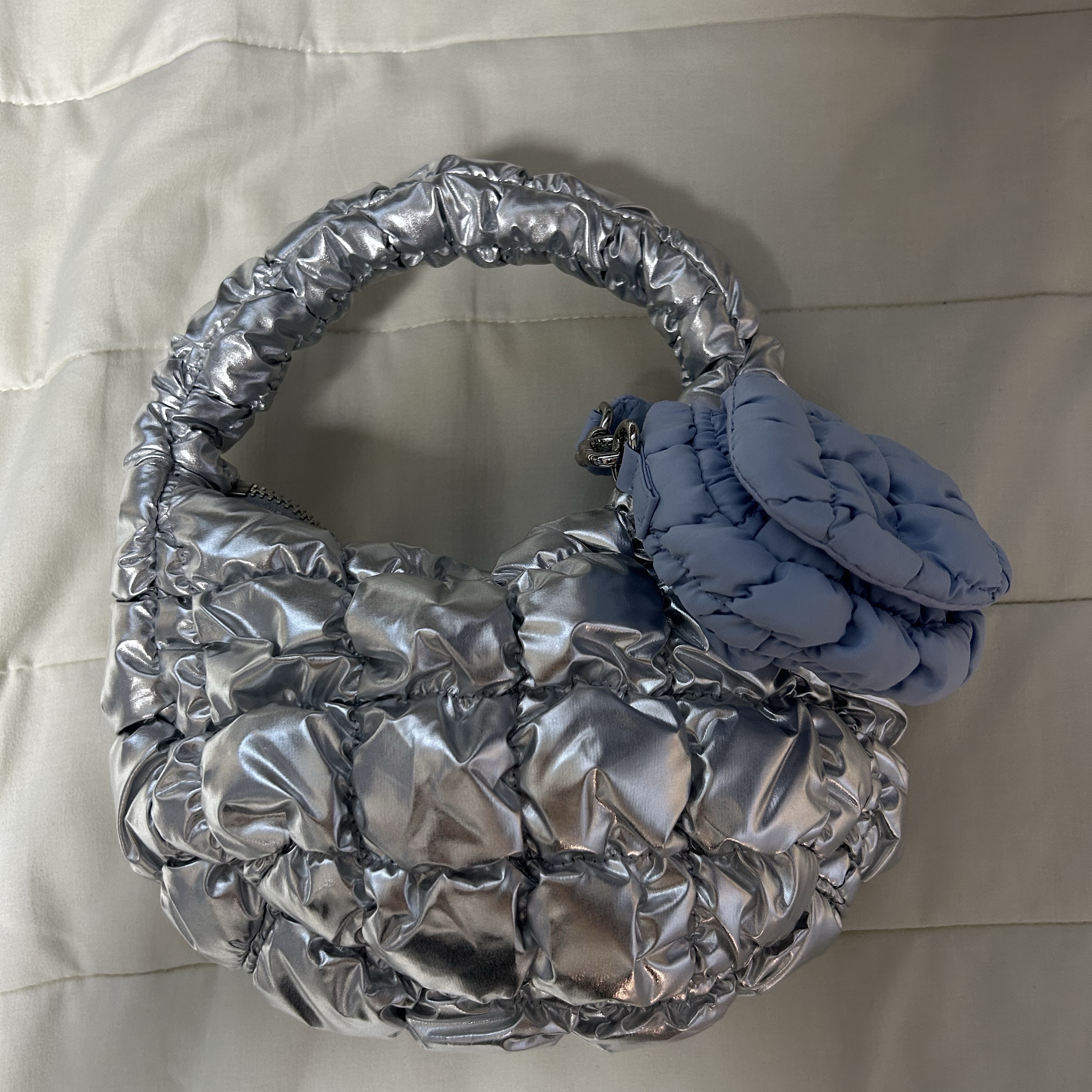 COS Quilted Micro Bag Silver 착용 스타일