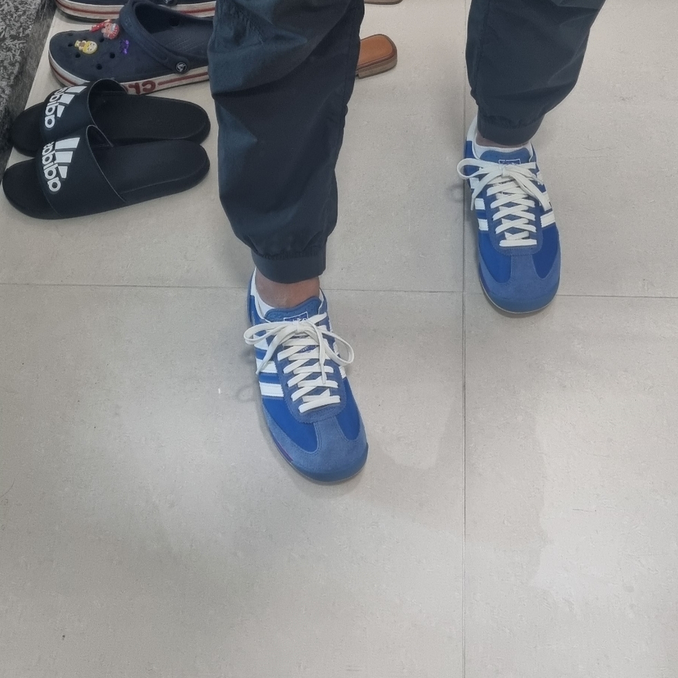 Adidas SL 72 RS Blue Core White 착용 스타일