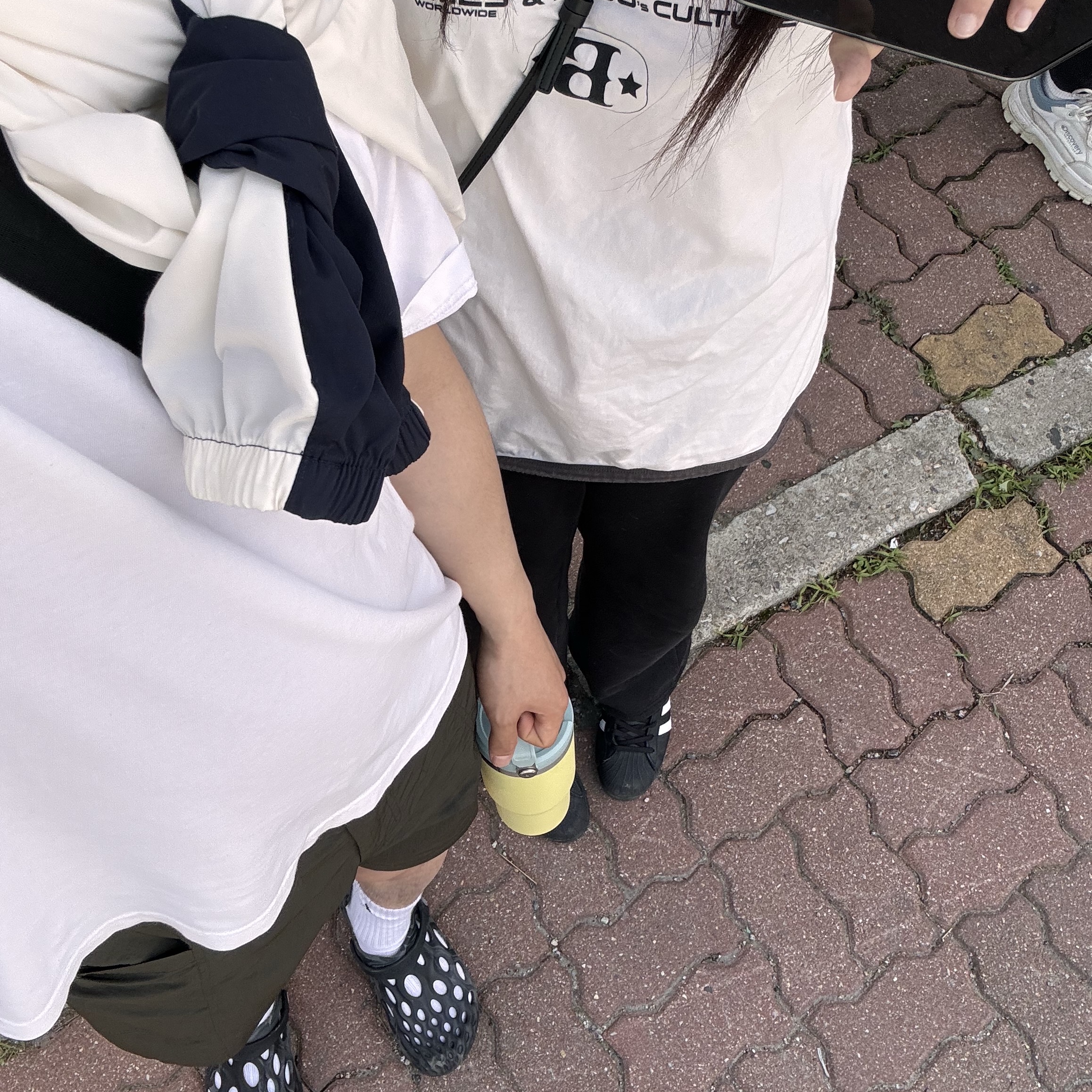 The North Face White Label Albany Crewneck Cream, Play Comme des Garcons Red Heart T-Shirt White 착용 스타일