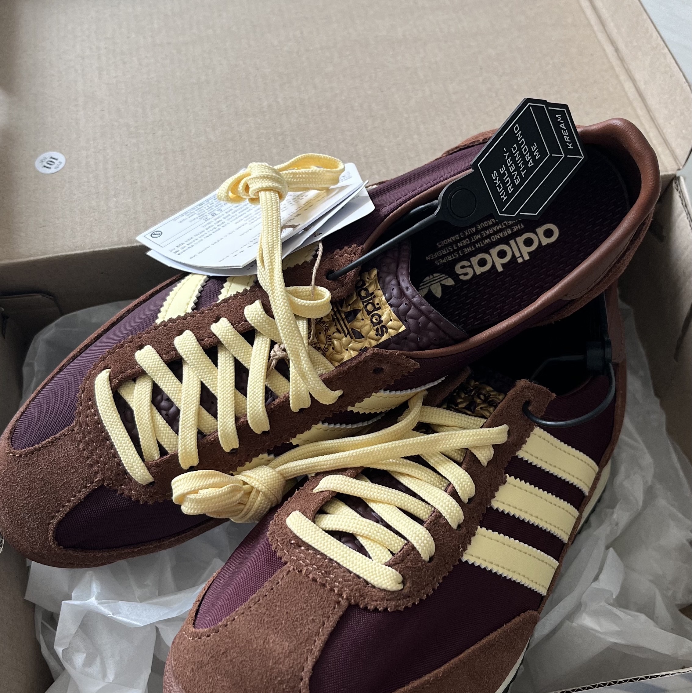 (W) Adidas SL 72 OG Maroon Almost Yellow 착용 스타일