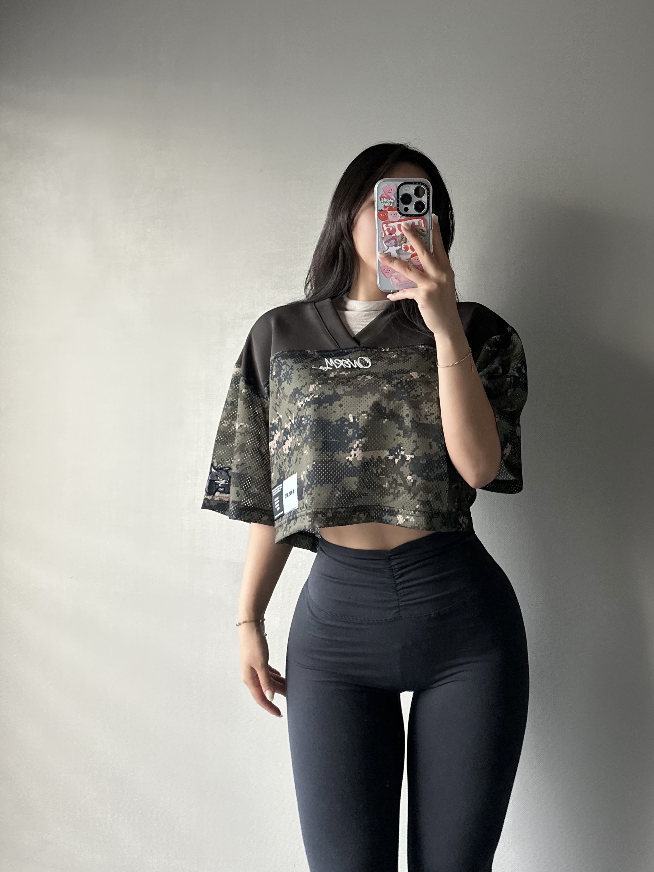 (W) ONERM Wild Cats Cropped Rugby Jersey Digital Camo 착용 스타일 - 1