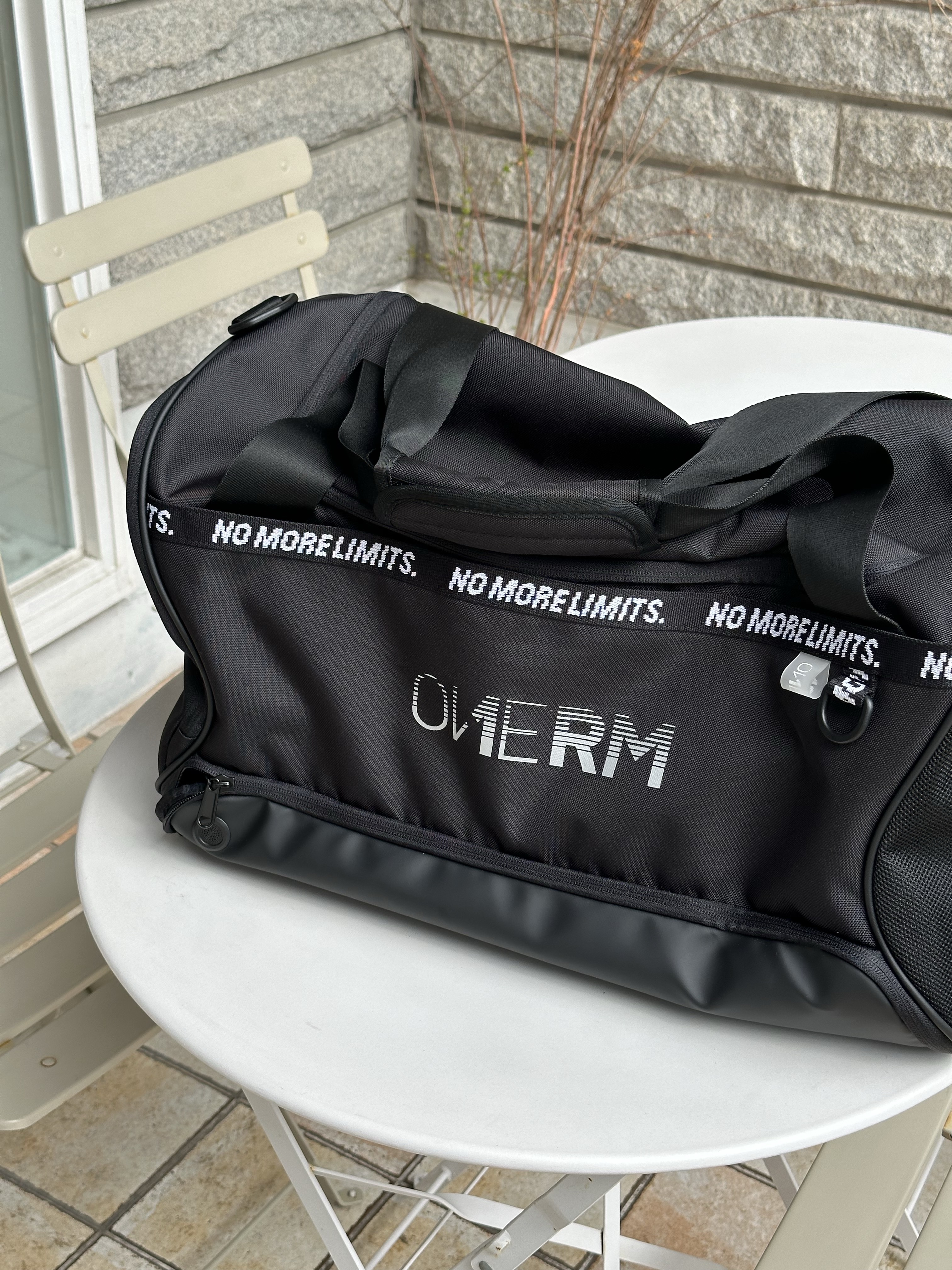 ONERM MMT Recycle Duffle Bag Medium Black 착용 스타일 - 7