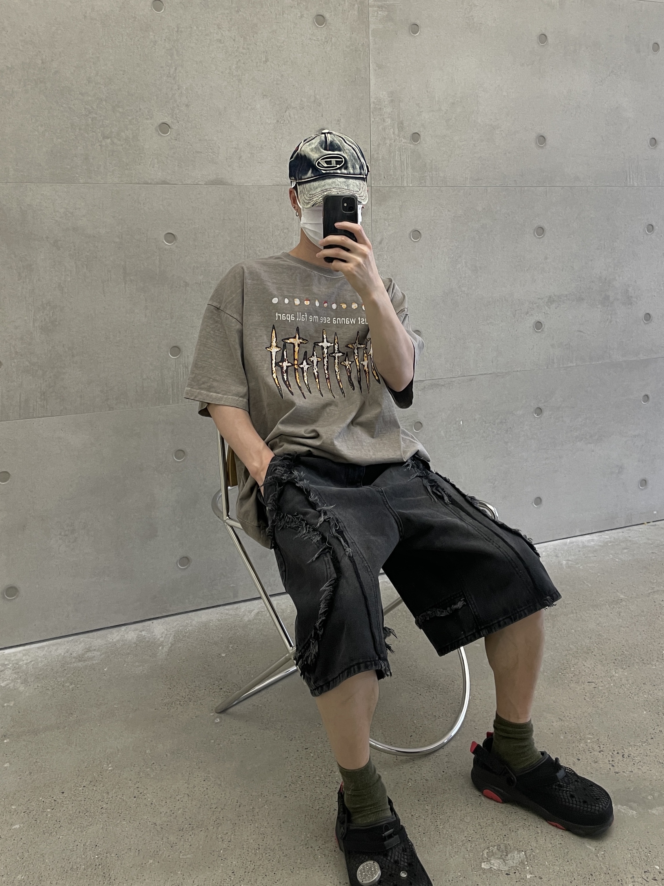Diesel C-Seymon Treated Denim Baseball Cap Blue White, Crocs x Staple Classic All Terrain Clog Black 착용 스타일
