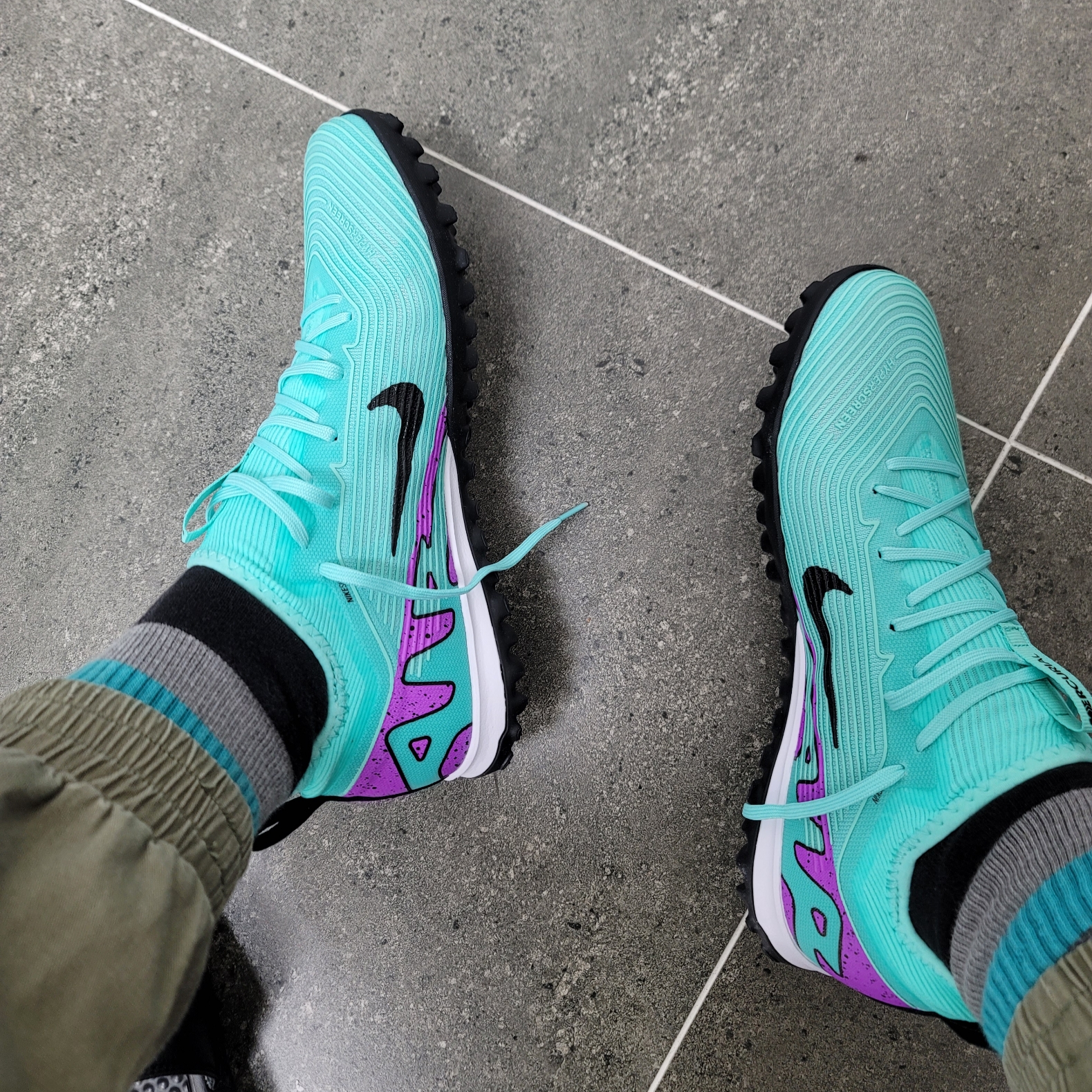 Nike Zoom Mercurial Vapor 15 Pro TF Hyper Turquoise Fuchsia Dream 착용 스타일