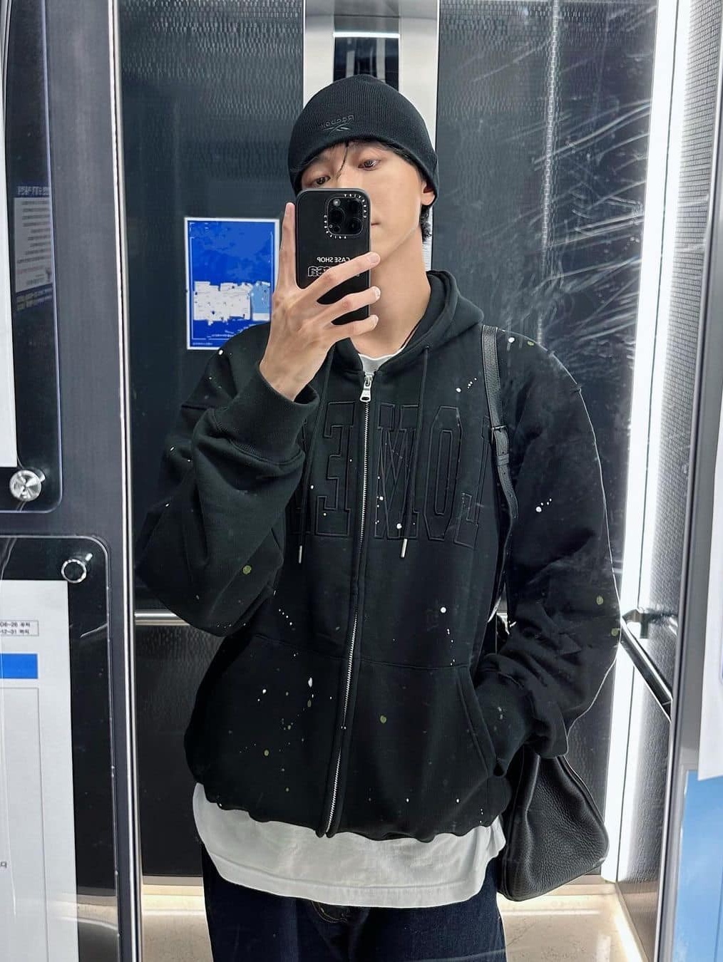 Yeezy YZY Zip-Up Hoodie Black, Nike NRG Solo Swoosh Full Zip Hoodie Dark Grey Heather - Asia 착용 스타일 - 4