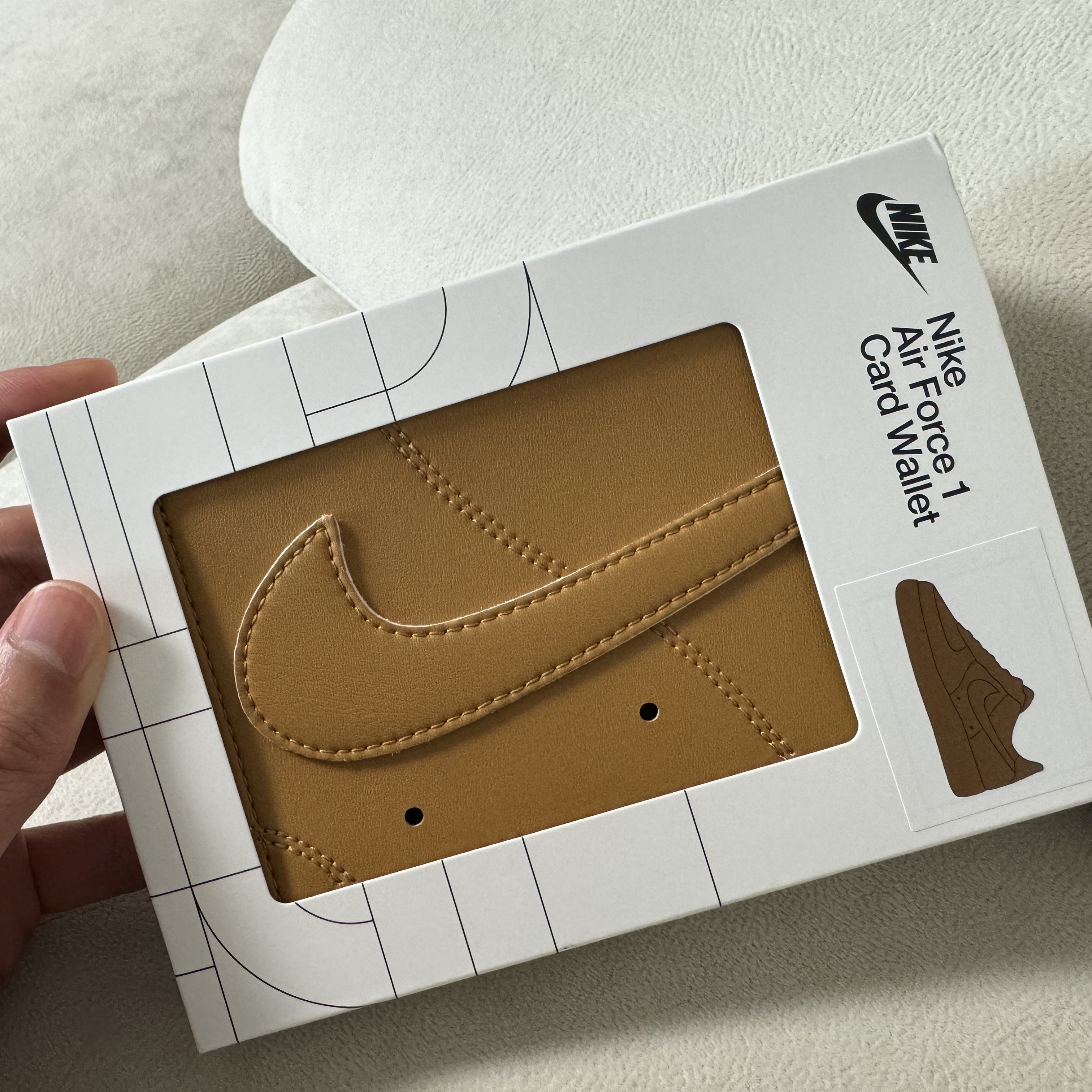 Nike Icon Air Force 1 Card Wallet Brown 착용 스타일