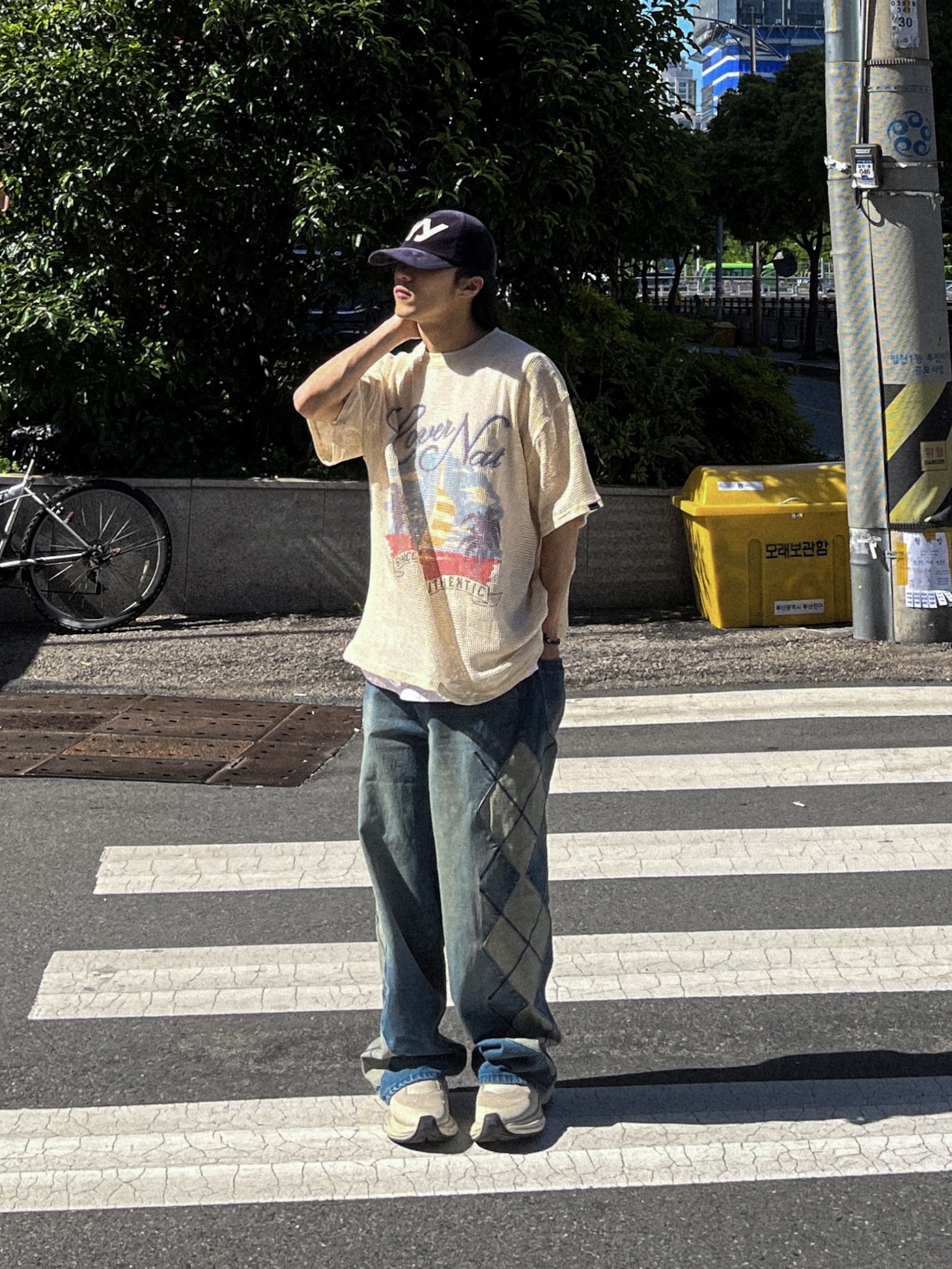Open Yy Velvet Ball Cap Navy 착용 스타일 - 1